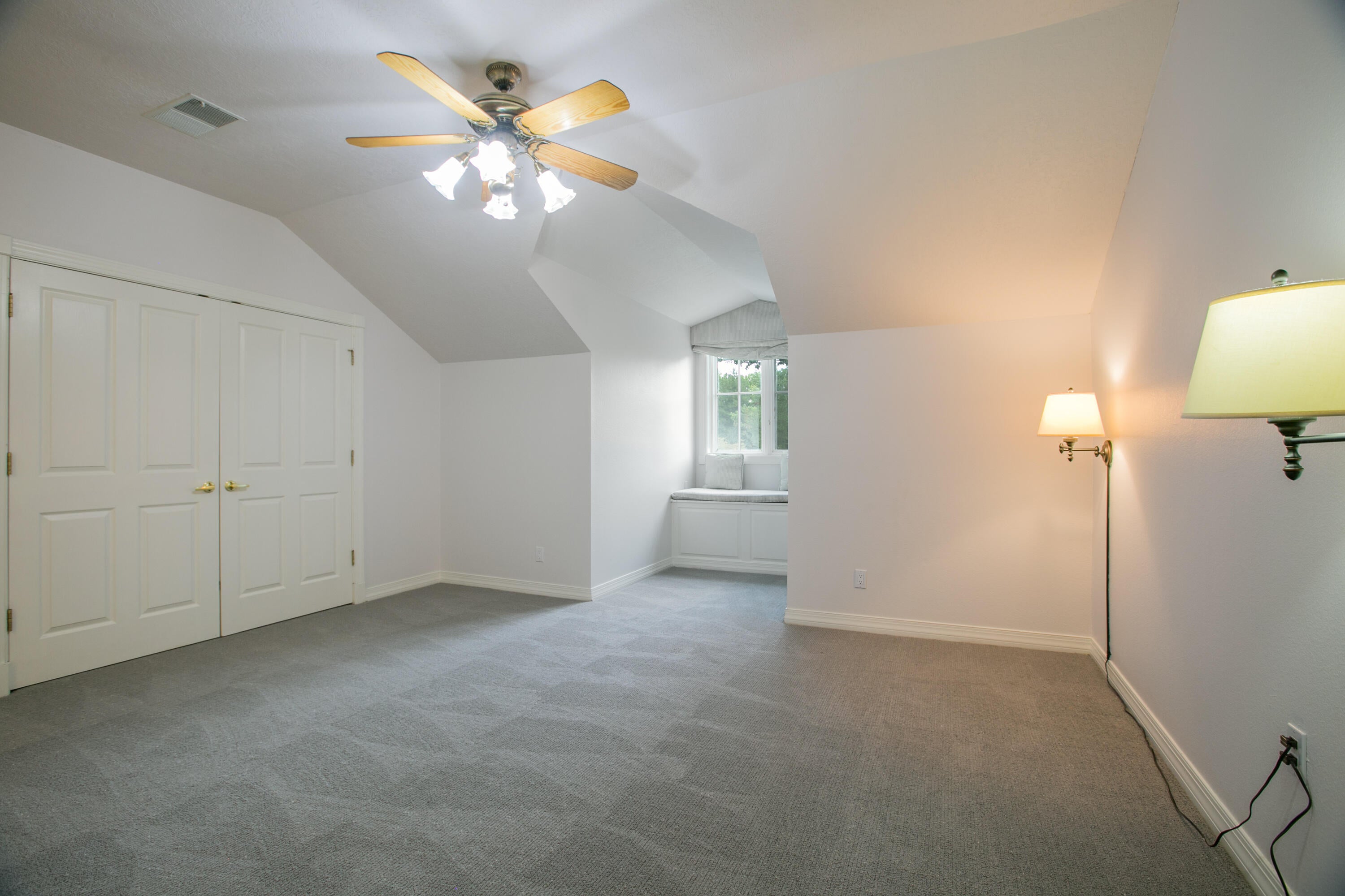 Los Ranchos, New Mexico, 87107, United States, 5 Bedrooms Bedrooms, ,5 BathroomsBathrooms,Residential,Active,1954307