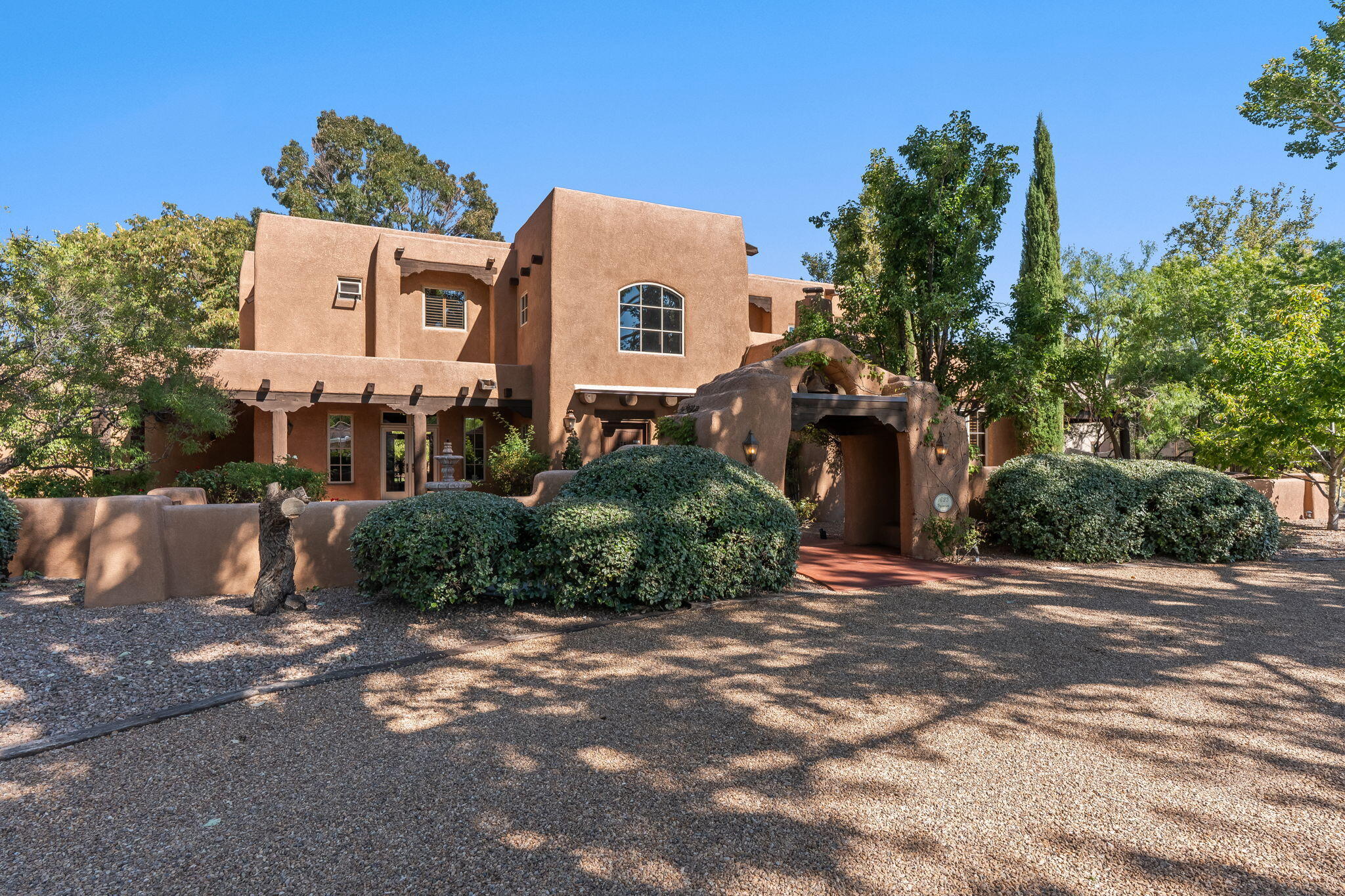 Los Ranchos, New Mexico, 87107, United States, 4 Bedrooms Bedrooms, ,6 BathroomsBathrooms,Residential,Active,1965830