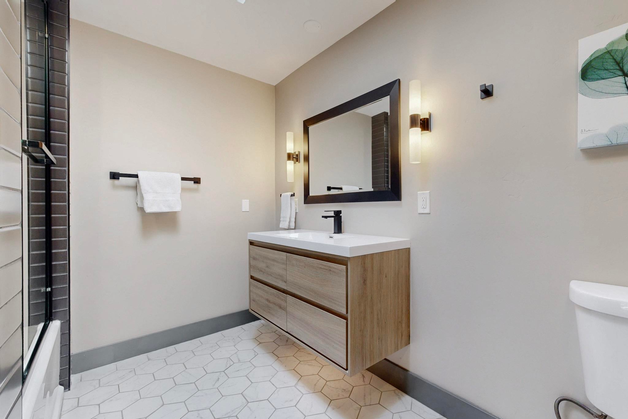 Albuquerque, New Mexico, 87122, United States, 4 Bedrooms Bedrooms, ,7 BathroomsBathrooms,Residential,Active,1970922