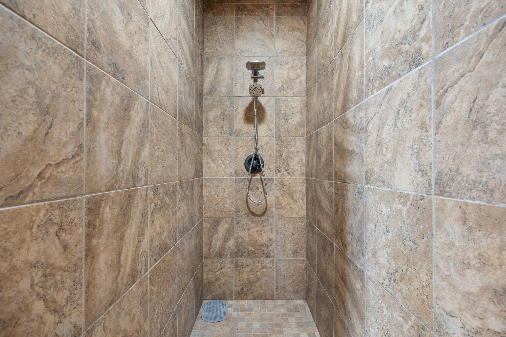 Los Ranchos, New Mexico, 87107, United States, 4 Bedrooms Bedrooms, ,6 BathroomsBathrooms,Residential,Active,1965830