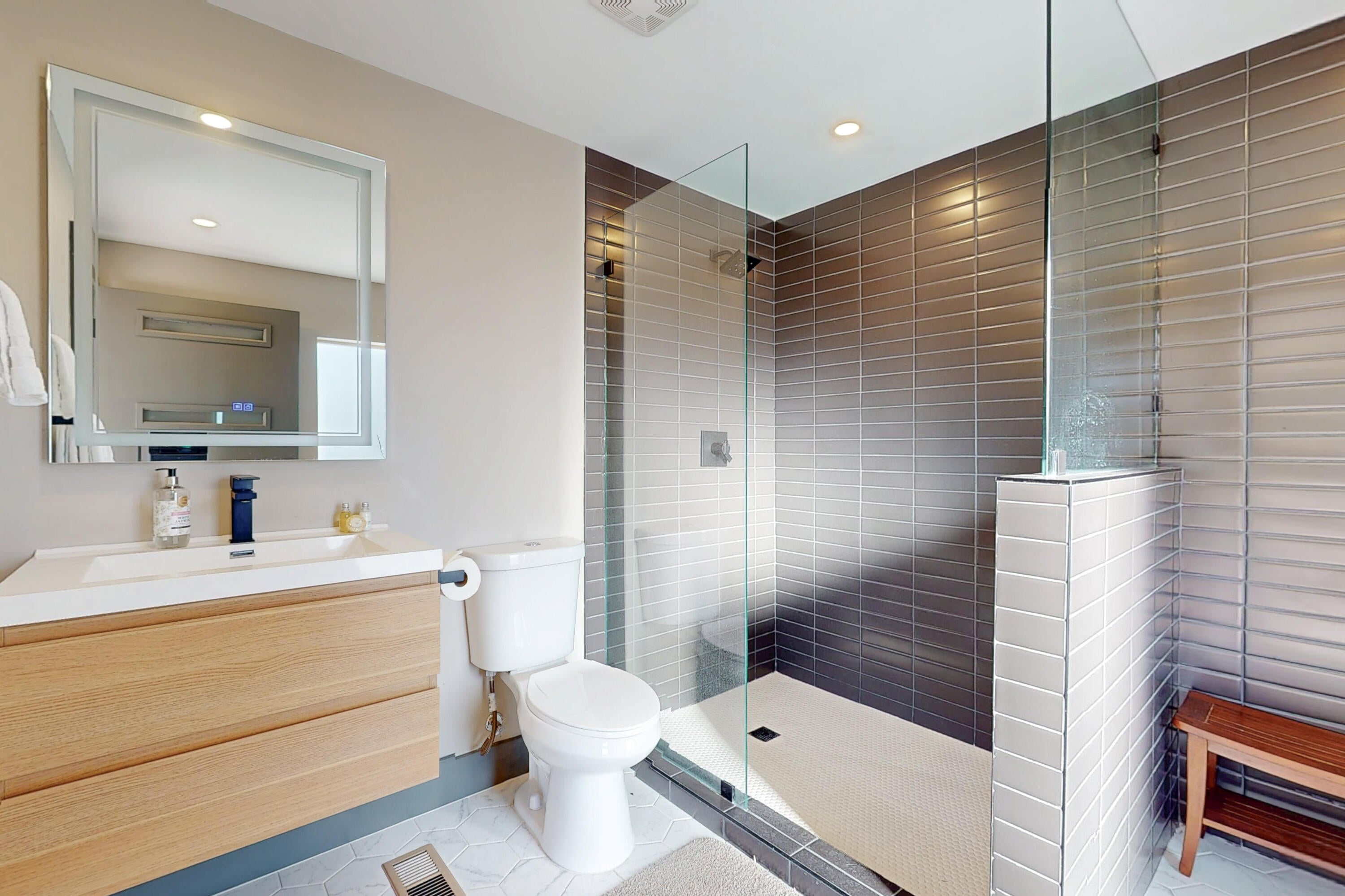 Albuquerque, New Mexico, 87122, United States, 4 Bedrooms Bedrooms, ,7 BathroomsBathrooms,Residential,Active,1970922