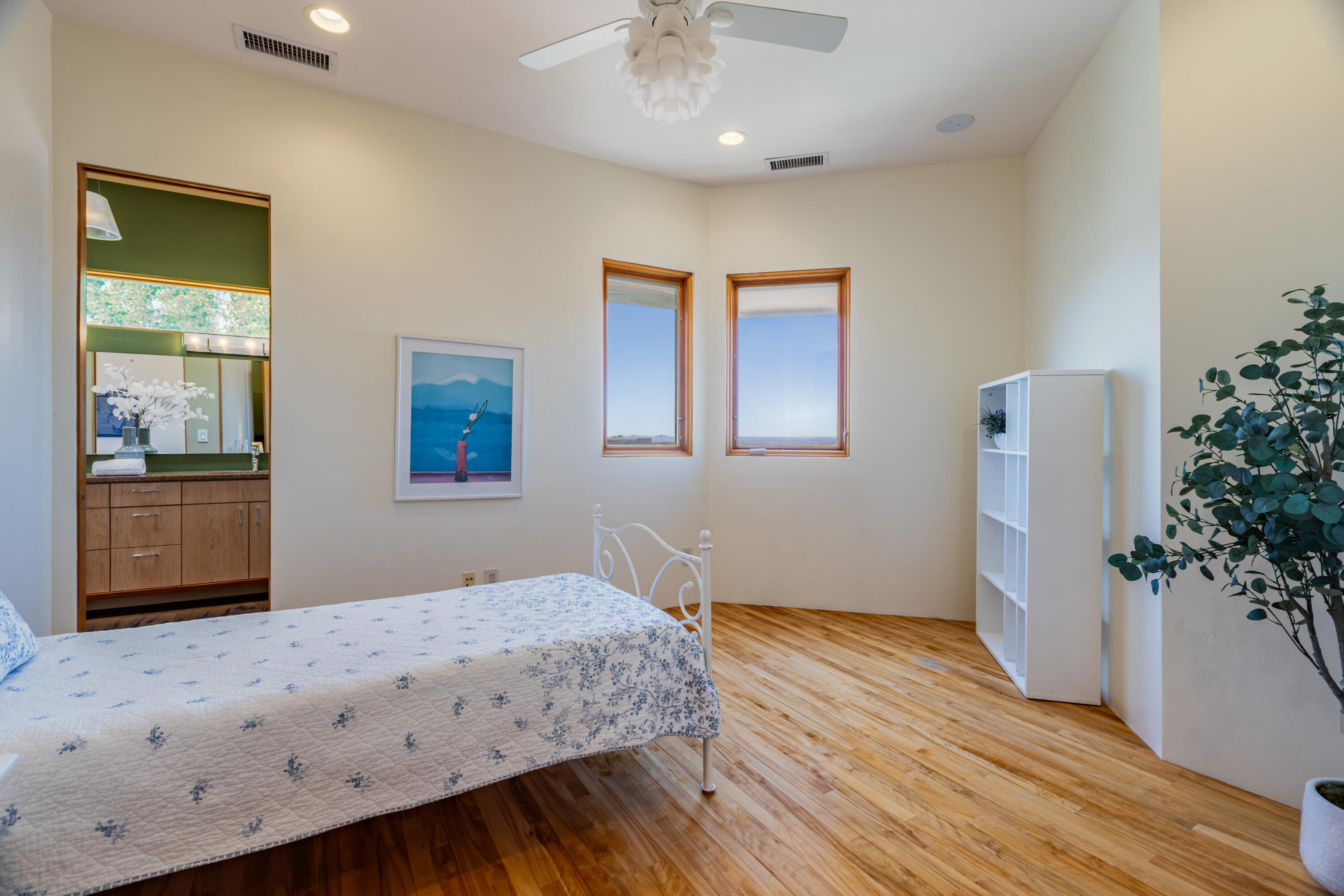 Albuquerque, New Mexico, 87122, United States, 5 Bedrooms Bedrooms, ,4 BathroomsBathrooms,Residential,Active,2044982