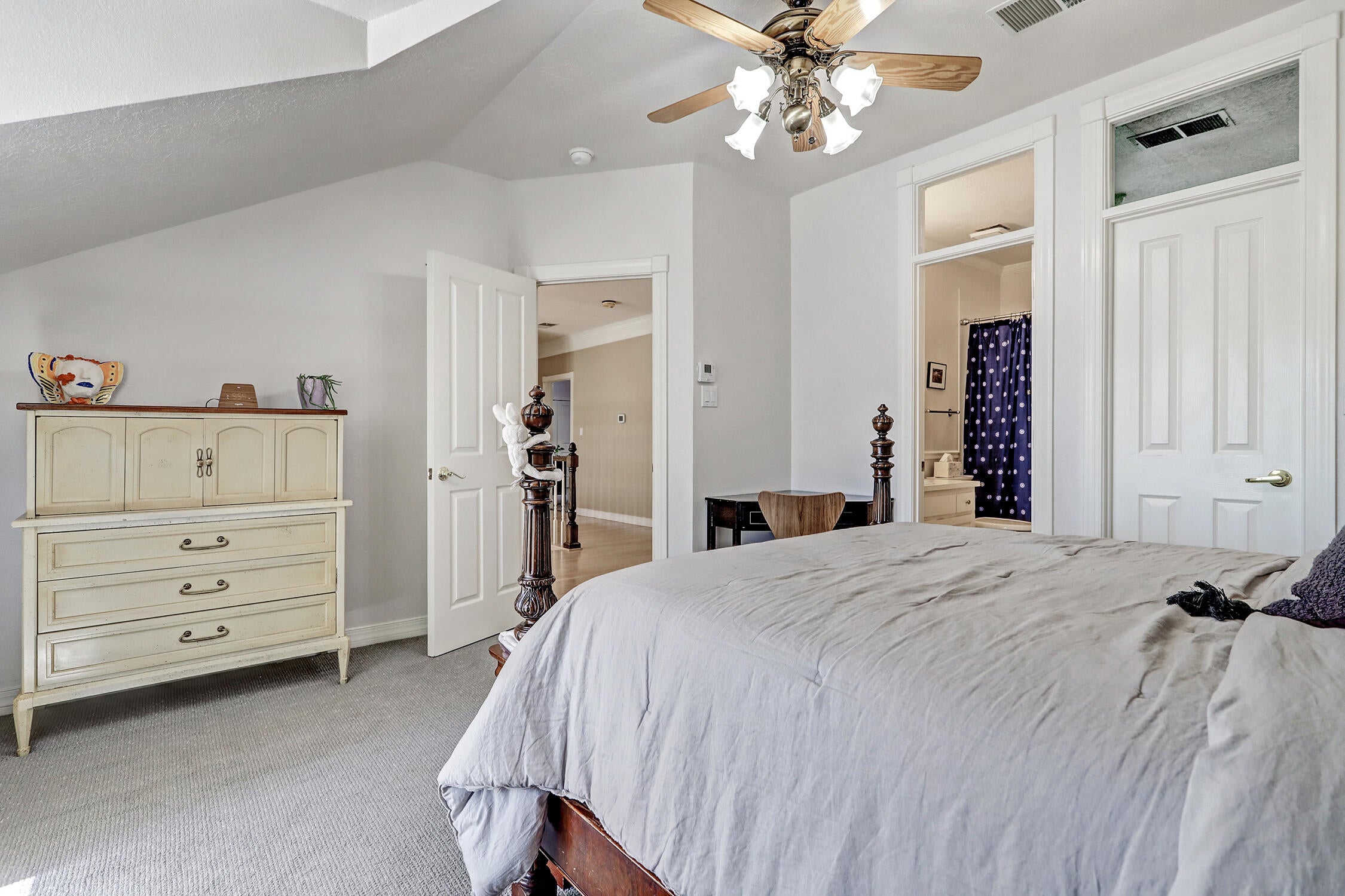 Los Ranchos, New Mexico, 87107, United States, 5 Bedrooms Bedrooms, ,5 BathroomsBathrooms,Residential,Active,1954307