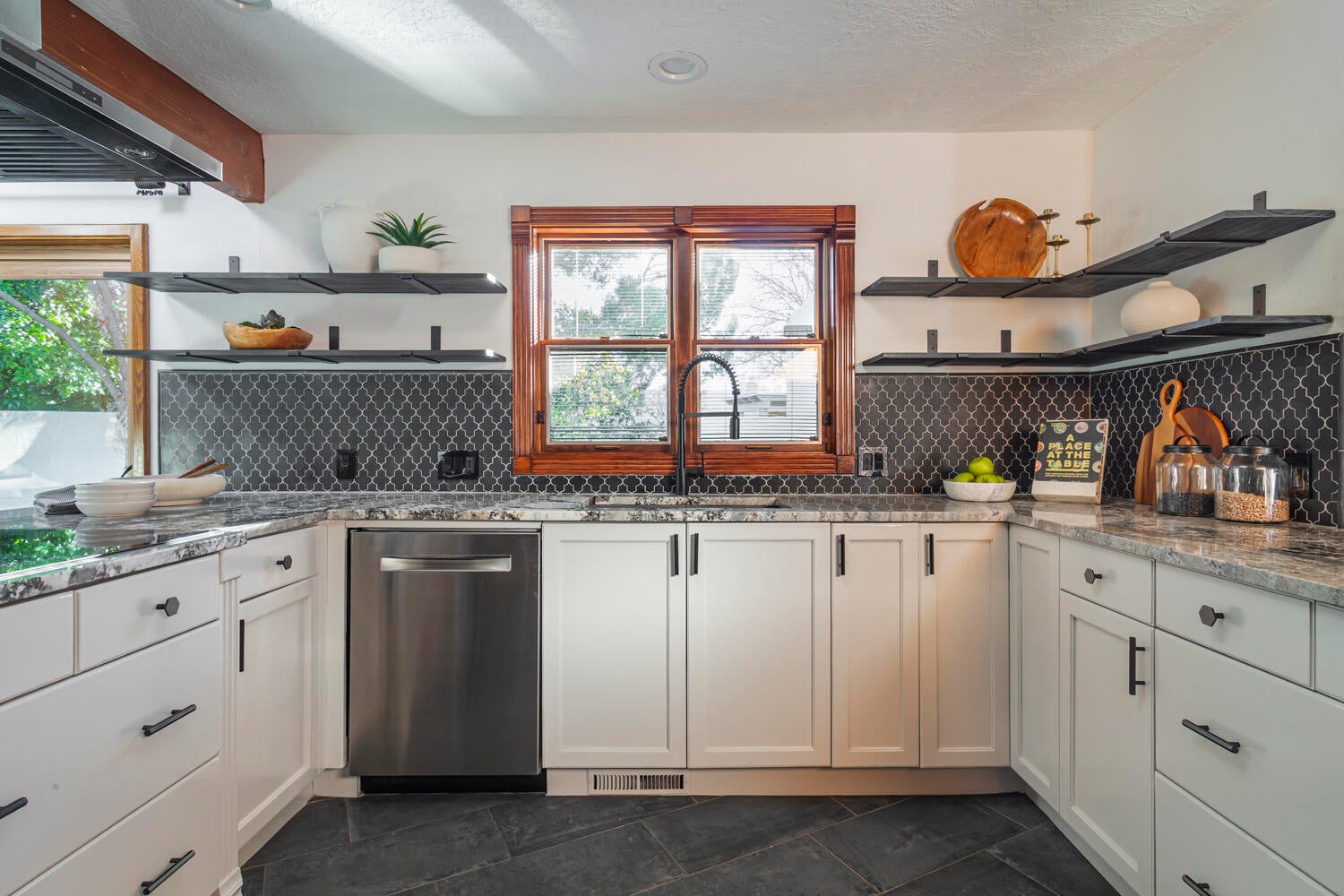 Albuquerque, New Mexico, 87107, United States, 4 Bedrooms Bedrooms, ,4 BathroomsBathrooms,Residential,Pending,2007350