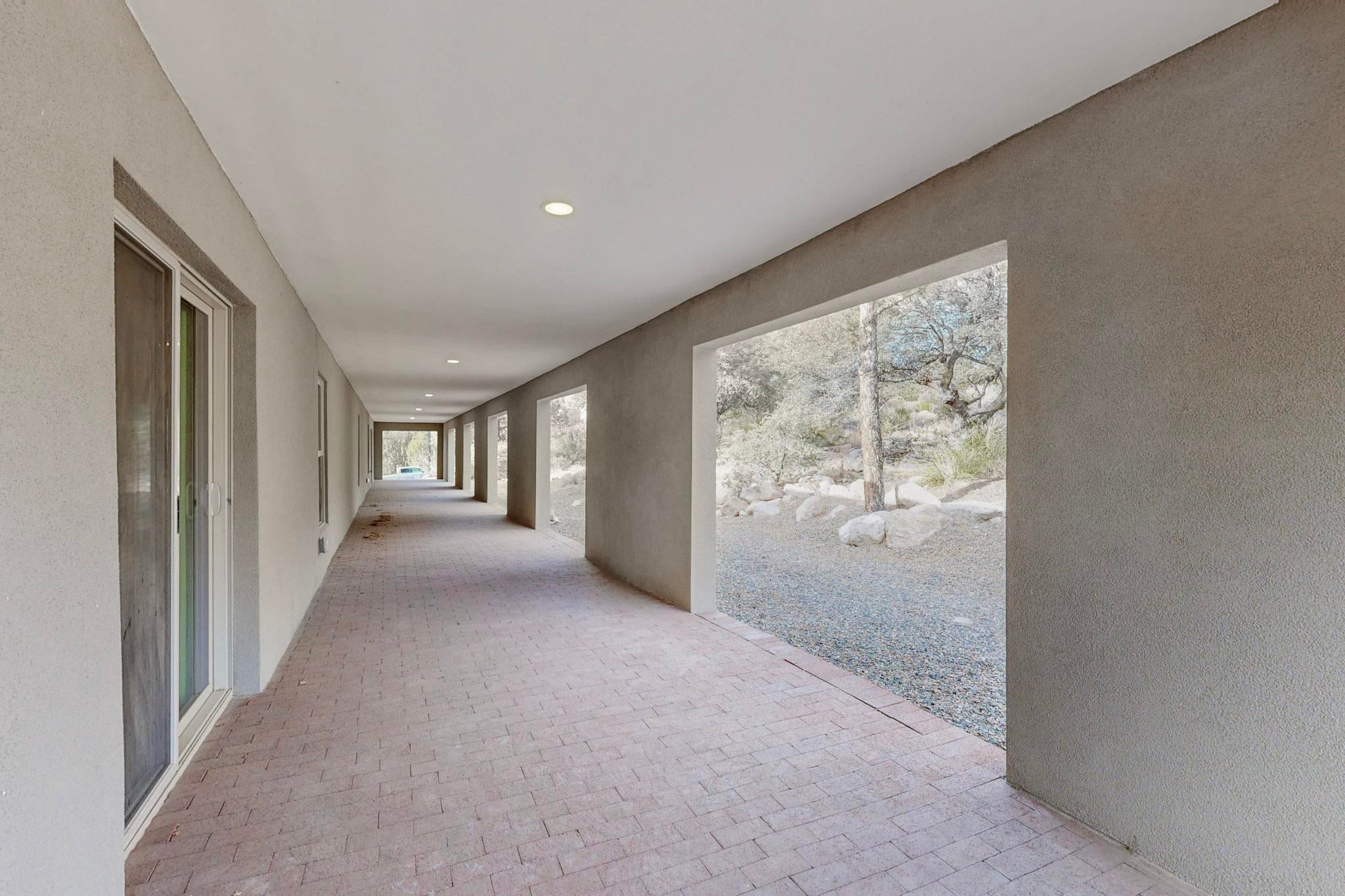 Albuquerque, New Mexico, 87122, United States, 4 Bedrooms Bedrooms, ,7 BathroomsBathrooms,Residential,Active,1970922