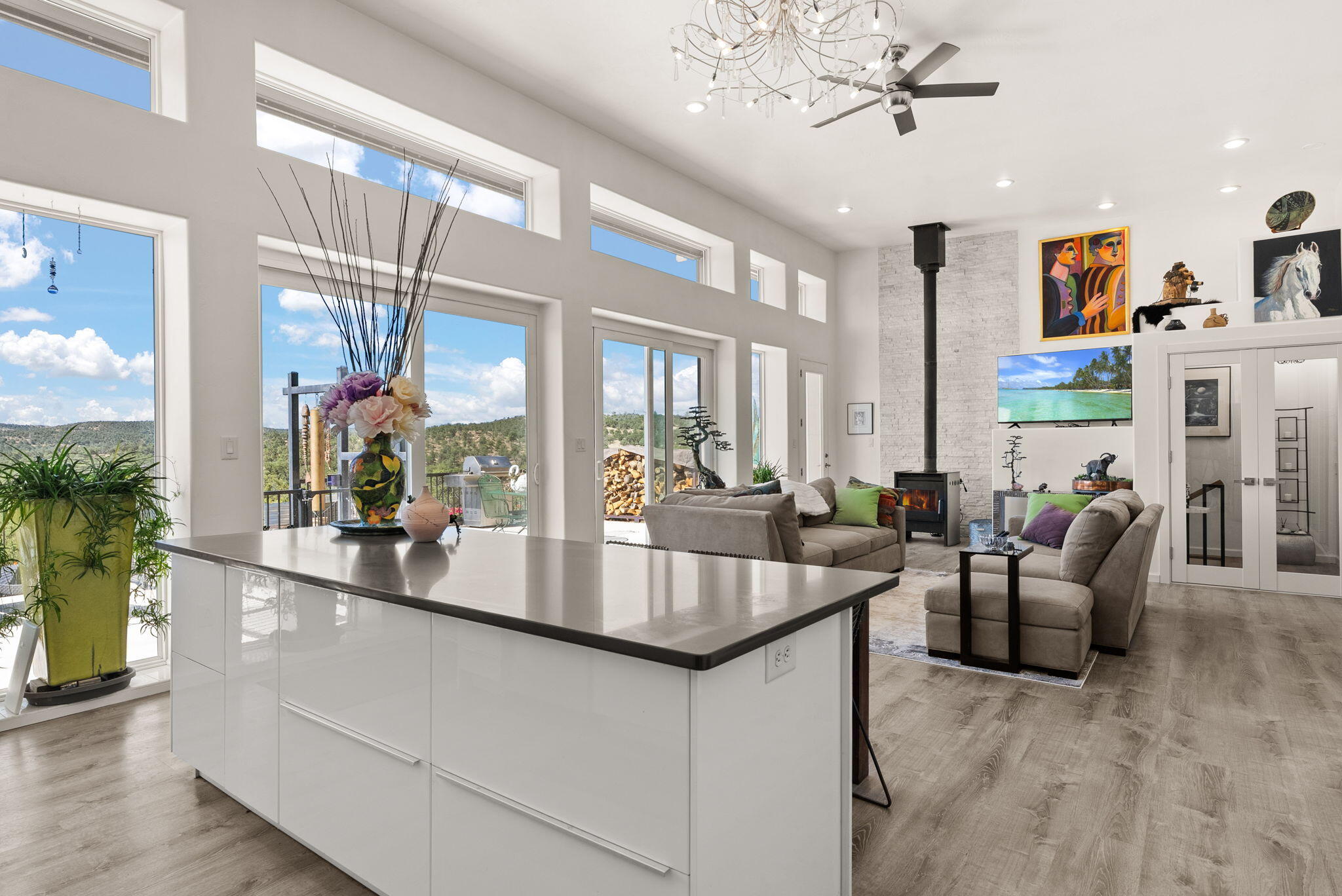 Pie Town, New Mexico, 87827, United States, 5 Bedrooms Bedrooms, ,3 BathroomsBathrooms,Residential,Active,1863330