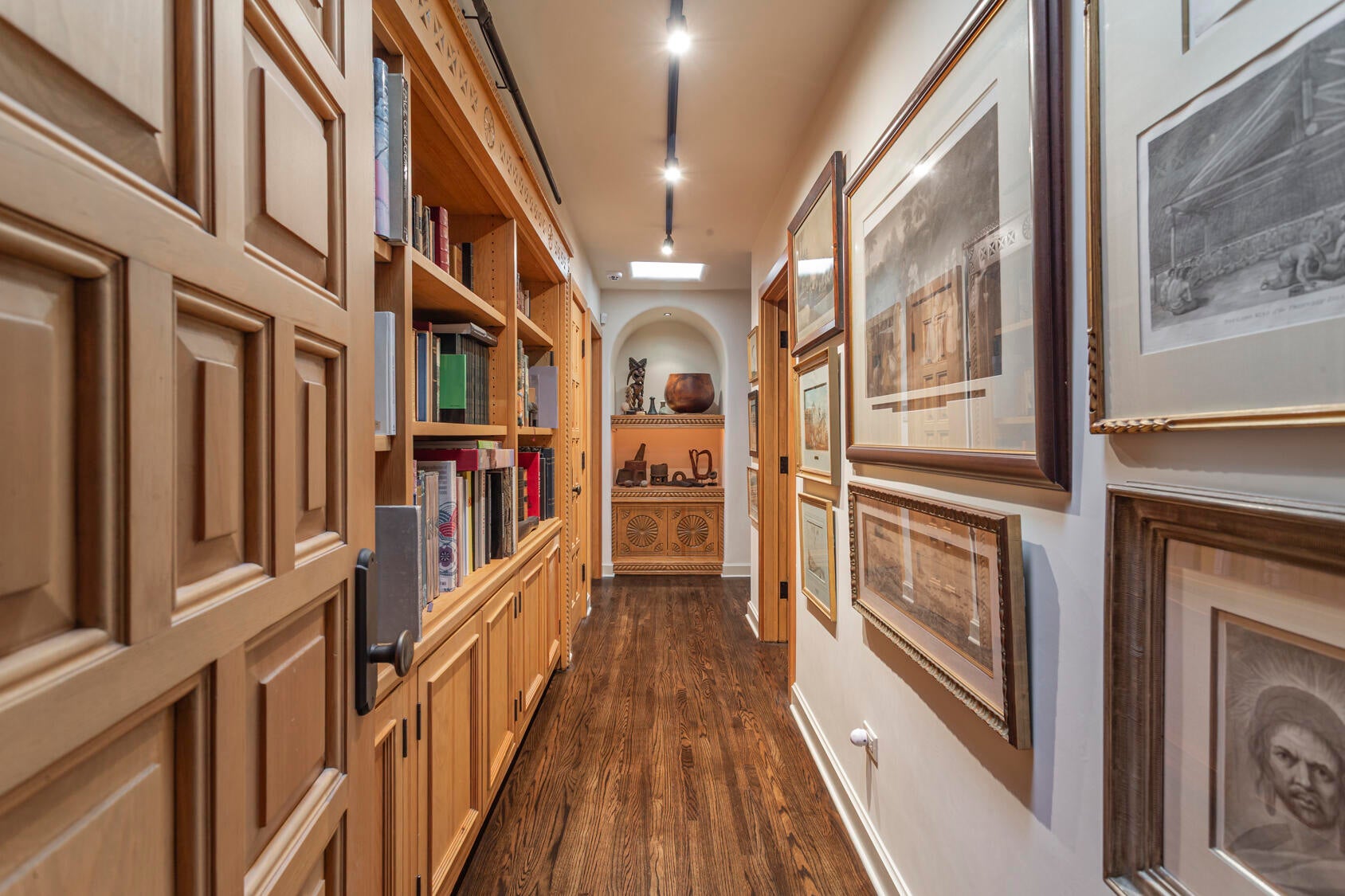 Albuquerque, New Mexico, 87110, United States, 4 Bedrooms Bedrooms, ,4 BathroomsBathrooms,Residential,Active,2034294