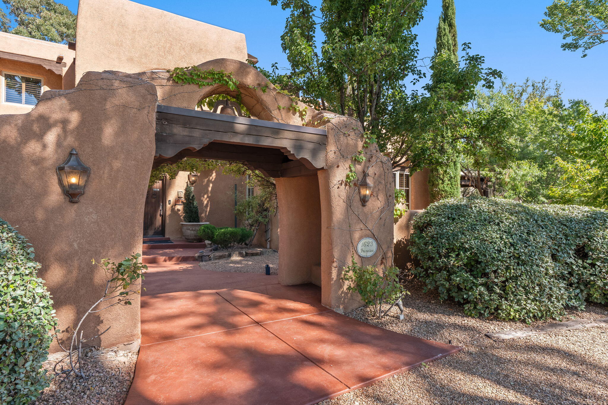 Los Ranchos, New Mexico, 87107, United States, 4 Bedrooms Bedrooms, ,6 BathroomsBathrooms,Residential,Active,1965830