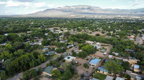 944 WESTERN MEADOWS CT NW, ALBUQUERQUE, NM 87114 - Image 1