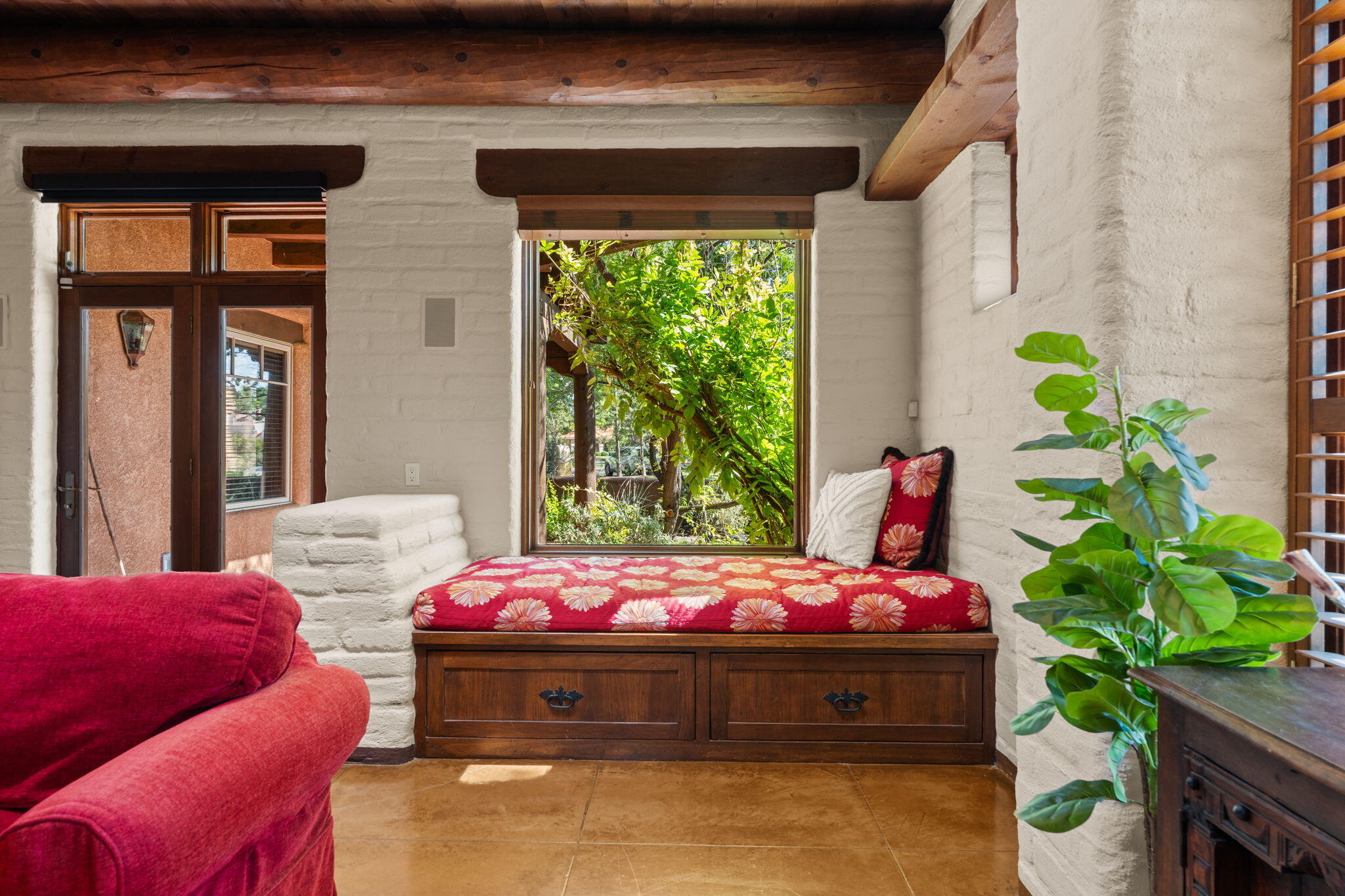 Los Ranchos, New Mexico, 87107, United States, 4 Bedrooms Bedrooms, ,6 BathroomsBathrooms,Residential,Active,1965830