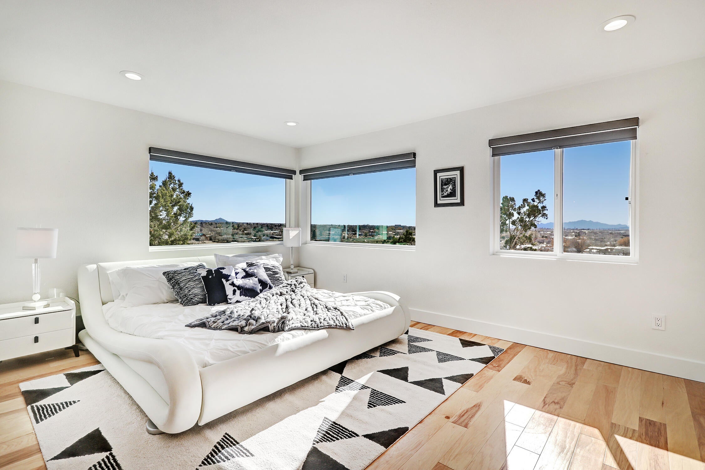 Santa Fe, New Mexico, 87507, United States, ,4 BathroomsBathrooms,Residential,Active,1780385