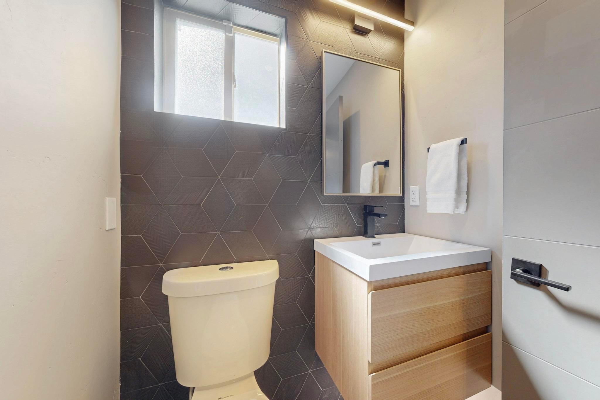 Albuquerque, New Mexico, 87122, United States, 4 Bedrooms Bedrooms, ,7 BathroomsBathrooms,Residential,Active,1970922