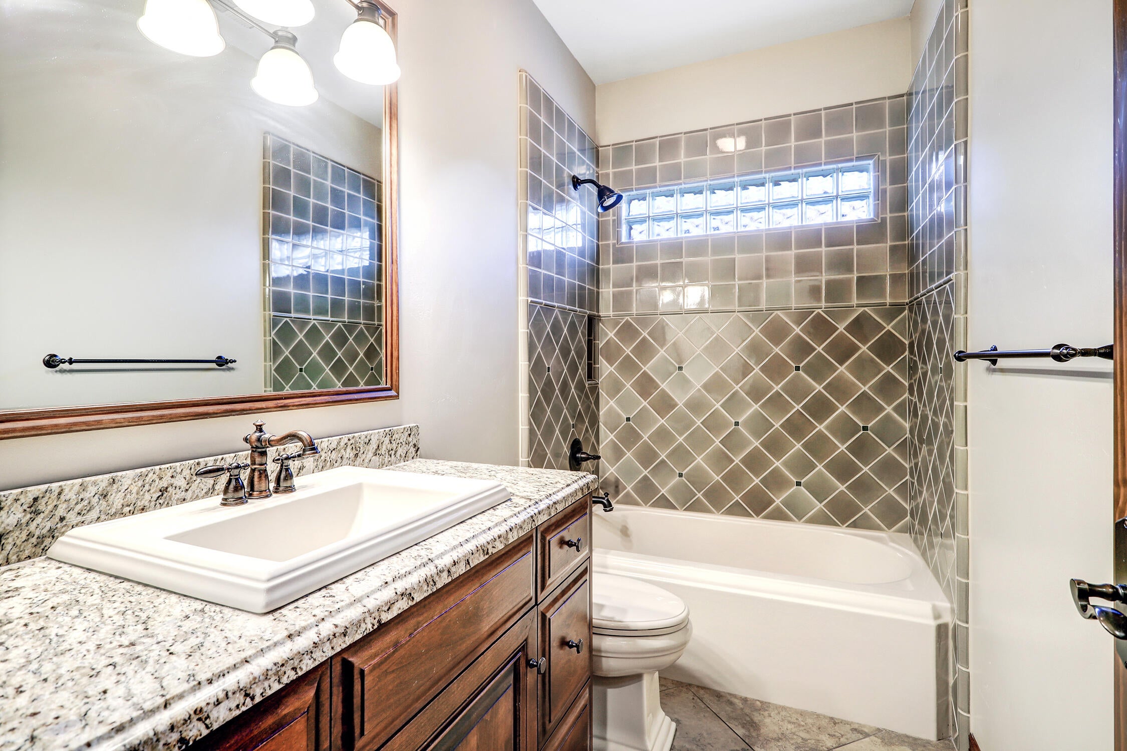 Albuquerque, New Mexico, 87120, United States, 3 Bedrooms Bedrooms, ,4 BathroomsBathrooms,Residential,Active,2001341