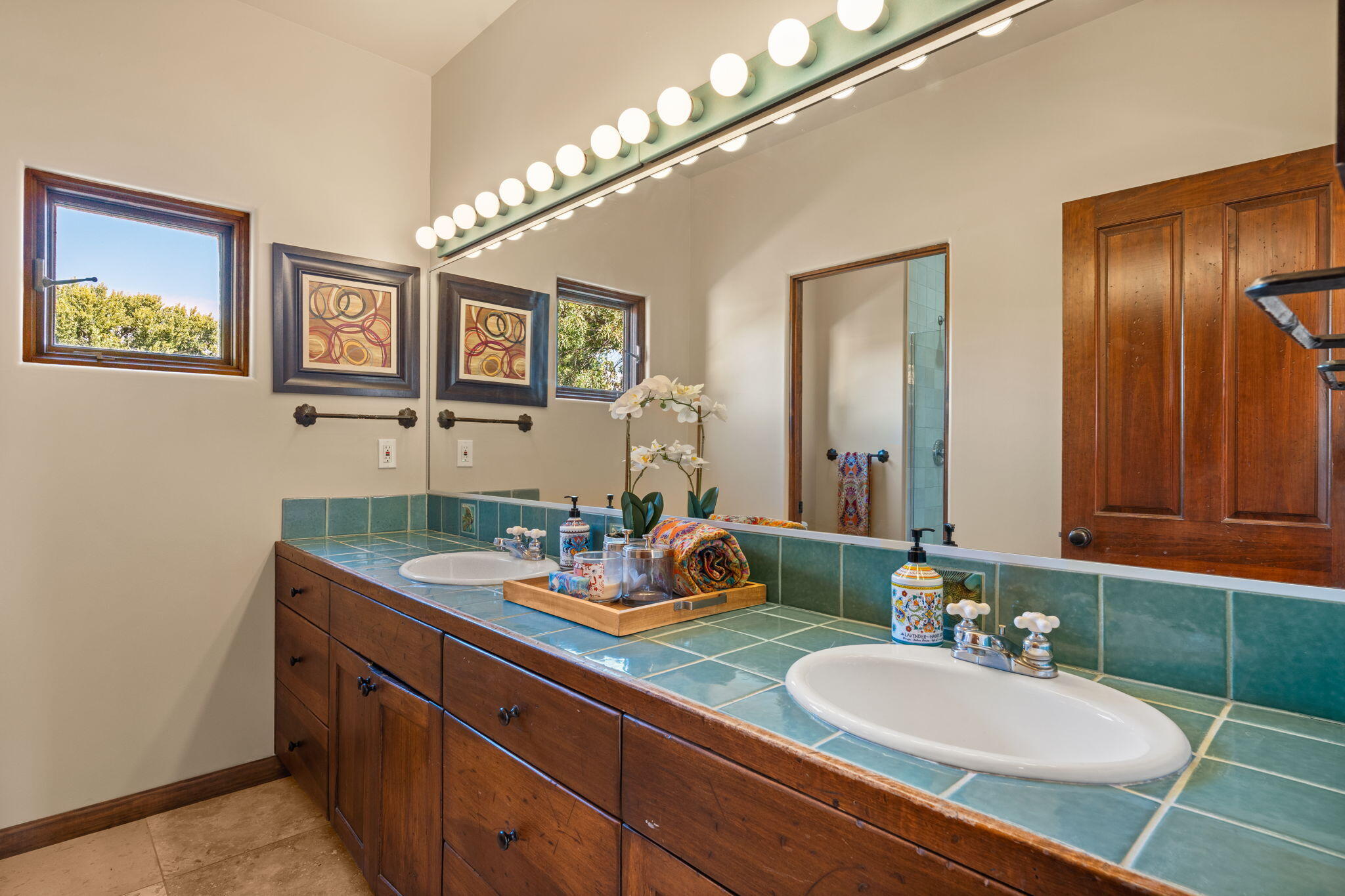 Los Ranchos, New Mexico, 87107, United States, 4 Bedrooms Bedrooms, ,6 BathroomsBathrooms,Residential,Active,1965830