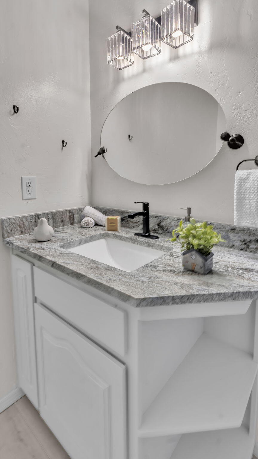 Albuquerque, New Mexico, 87111, United States, 4 Bedrooms Bedrooms, ,3 BathroomsBathrooms,Residential,Active,1965790