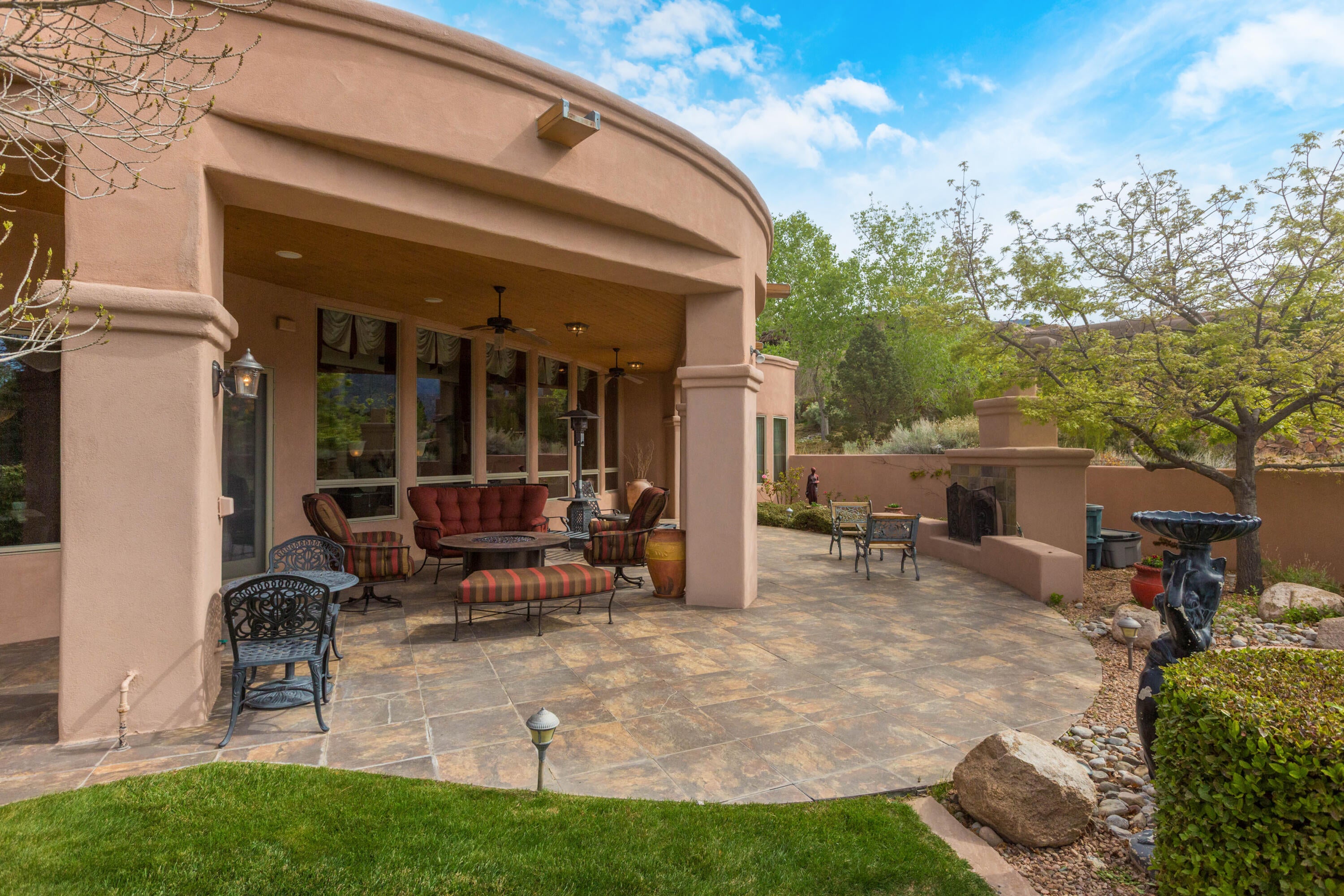 Albuquerque, New Mexico, 87111, United States, 3 Bedrooms Bedrooms, ,3 BathroomsBathrooms,Residential,Active,2042755