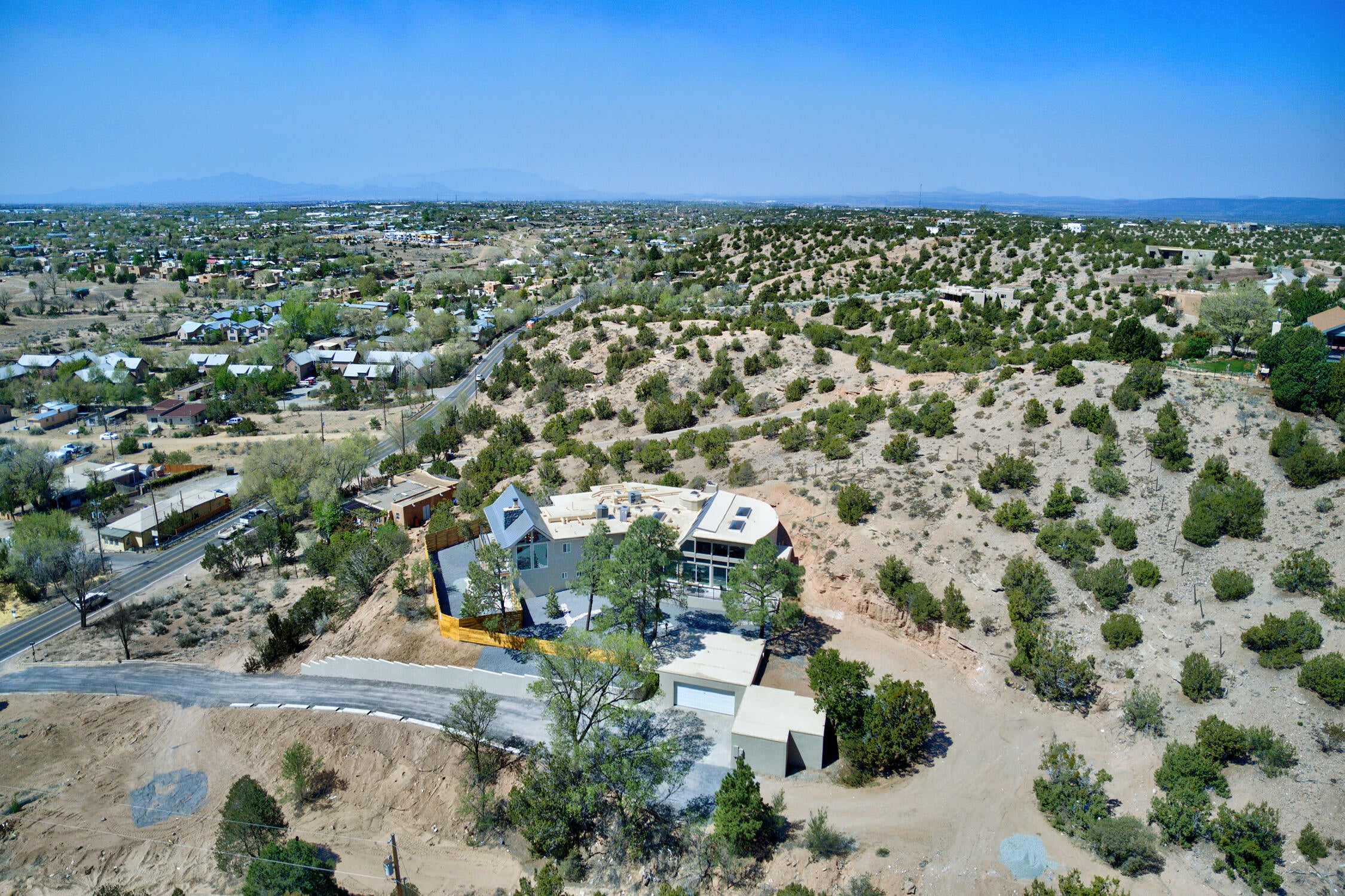 Santa Fe, New Mexico, 87507, United States, ,4 BathroomsBathrooms,Residential,Active,1780385