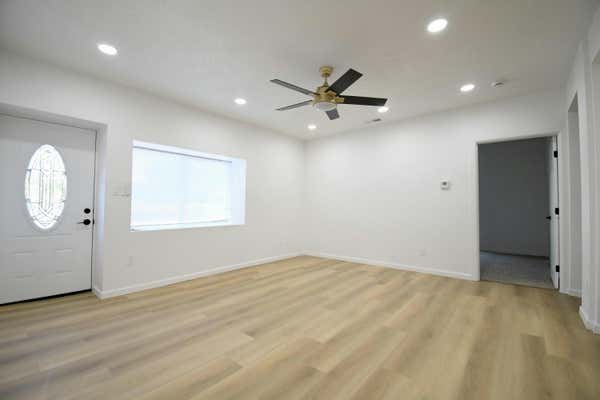 2715 BLAKE RD SW, ALBUQUERQUE, NM 87105, photo 4 of 39