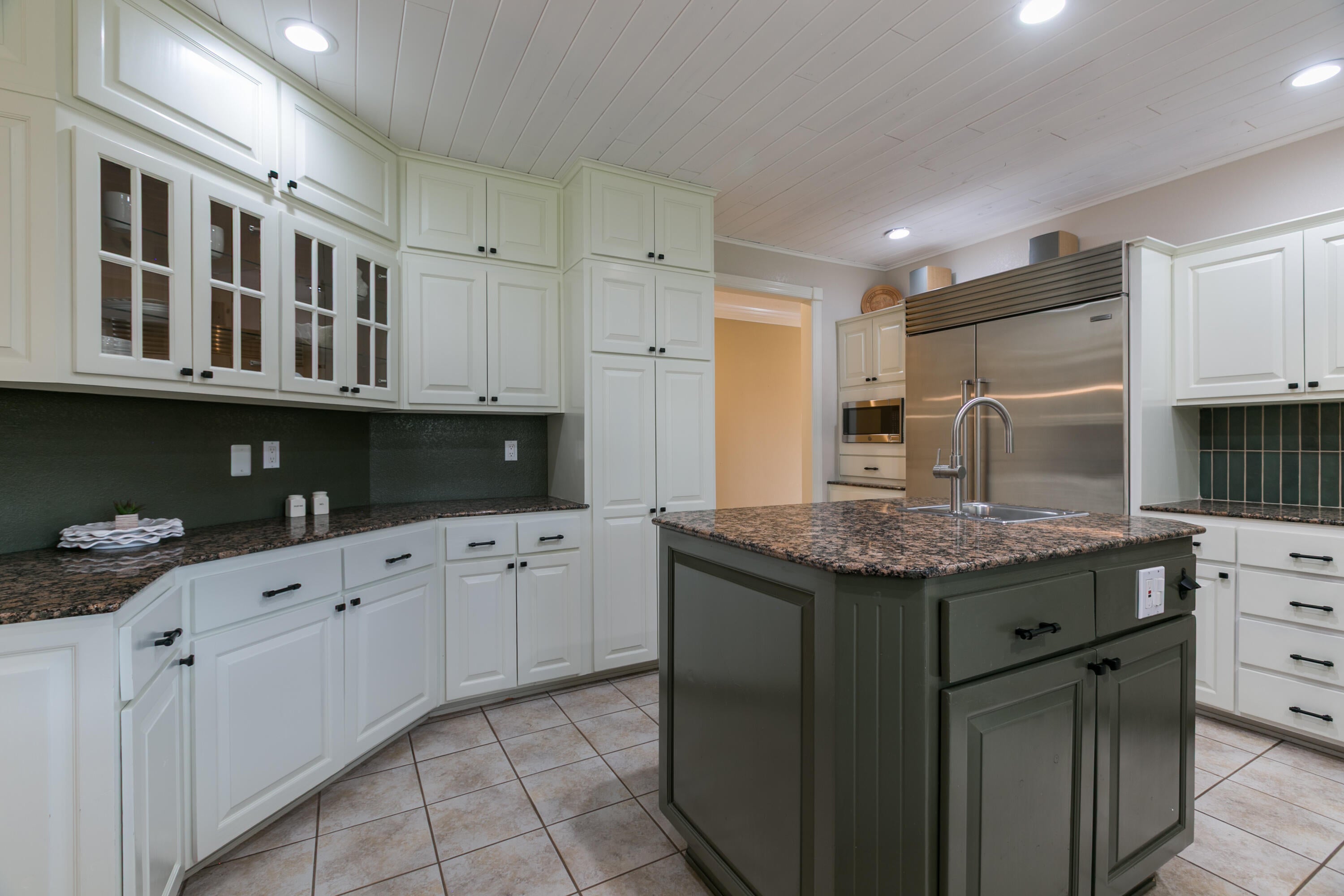 Los Ranchos, New Mexico, 87107, United States, 5 Bedrooms Bedrooms, ,5 BathroomsBathrooms,Residential,Active,1954307