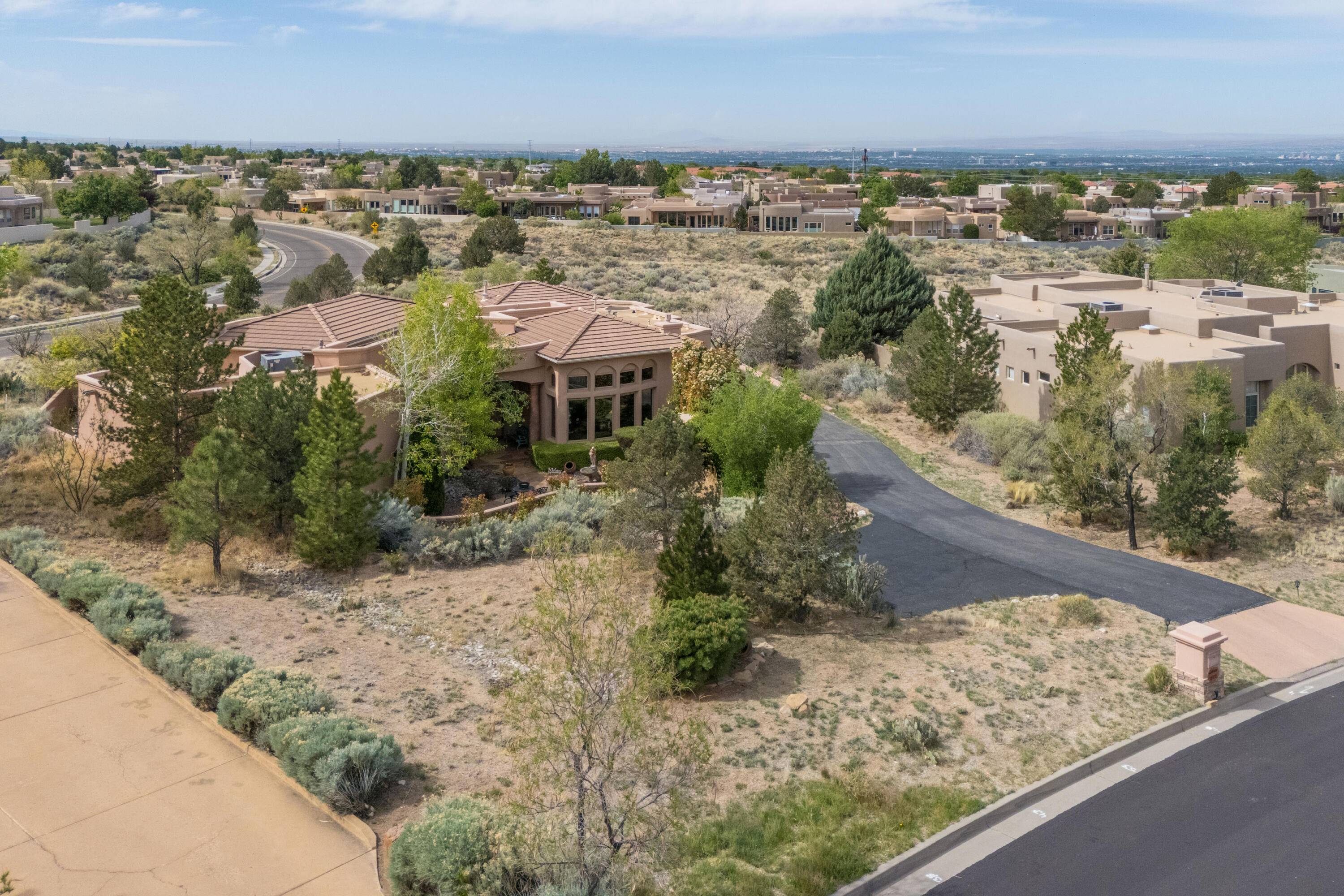Albuquerque, New Mexico, 87111, United States, 3 Bedrooms Bedrooms, ,3 BathroomsBathrooms,Residential,Active,2042755