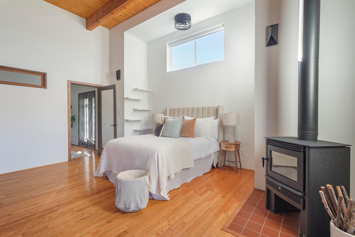 Albuquerque, New Mexico, 87107, United States, 4 Bedrooms Bedrooms, ,4 BathroomsBathrooms,Residential,Pending,2007350