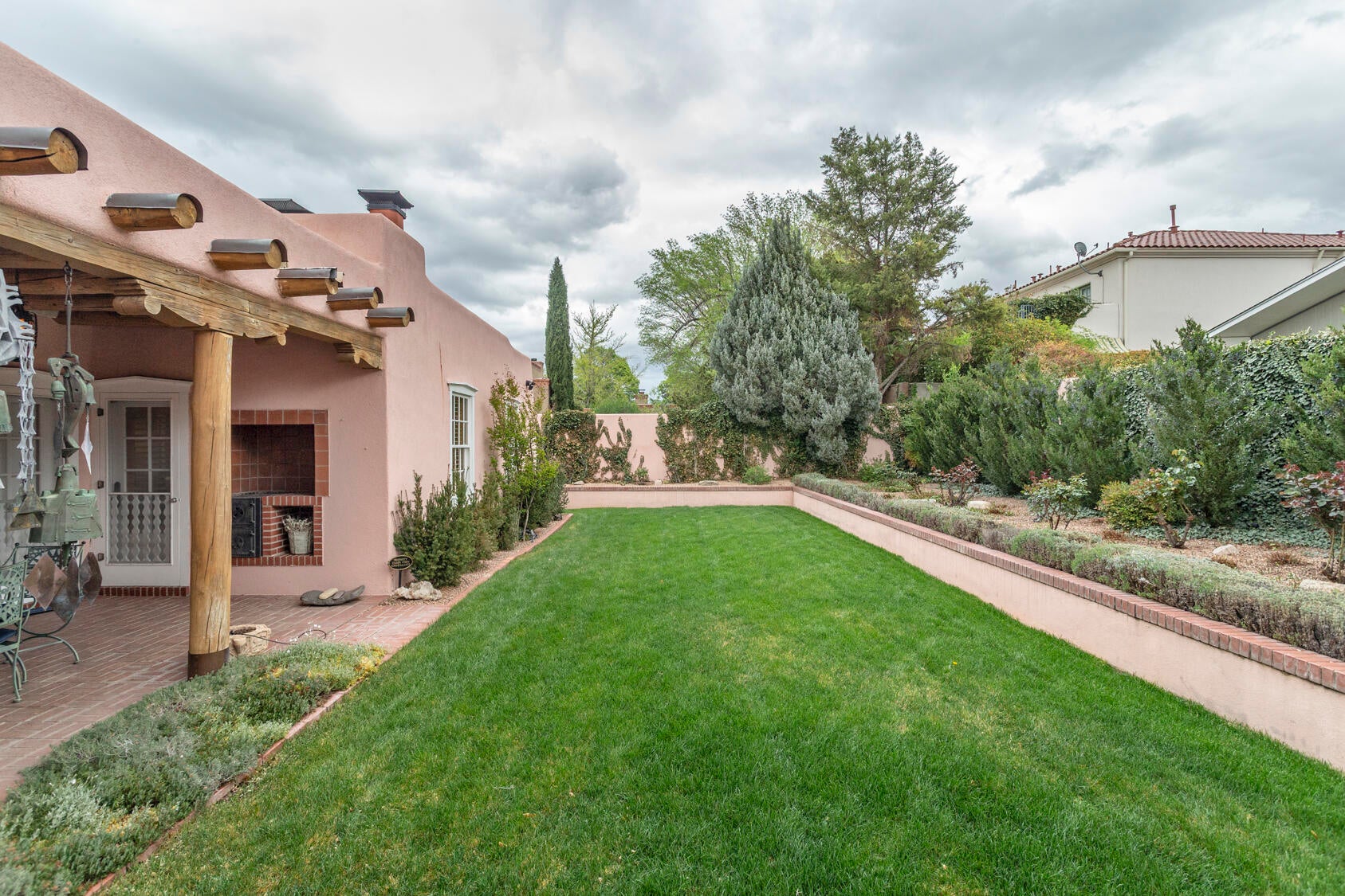 Albuquerque, New Mexico, 87110, United States, 4 Bedrooms Bedrooms, ,4 BathroomsBathrooms,Residential,Active,2034294