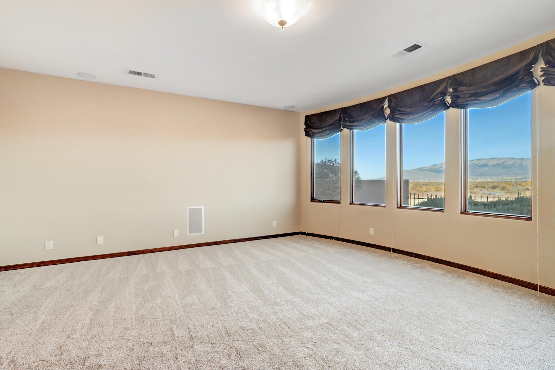 Albuquerque, New Mexico, 87120, United States, 3 Bedrooms Bedrooms, ,4 BathroomsBathrooms,Residential,Active,2001341