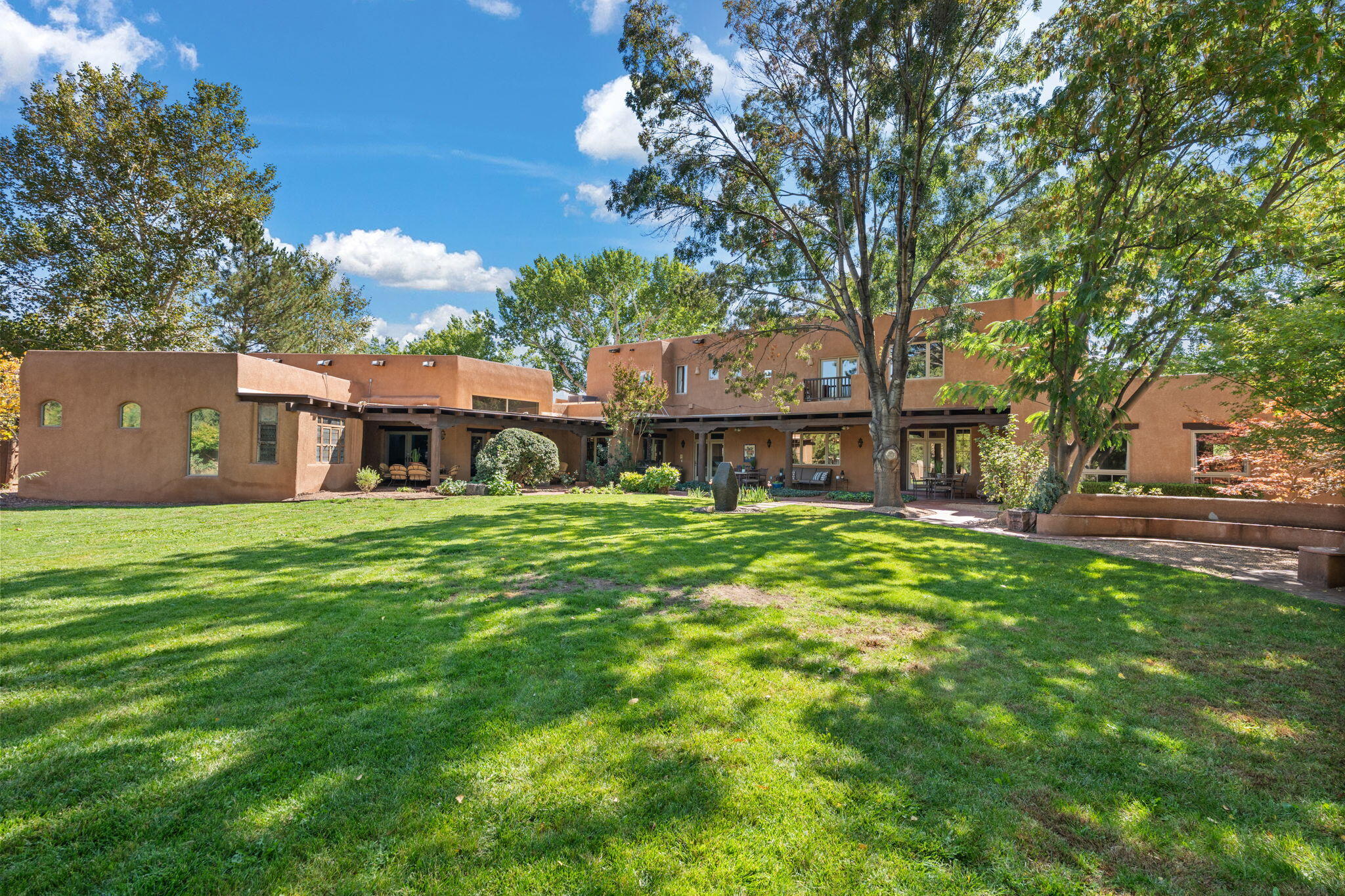 Los Ranchos, New Mexico, 87107, United States, 4 Bedrooms Bedrooms, ,6 BathroomsBathrooms,Residential,Active,1965830