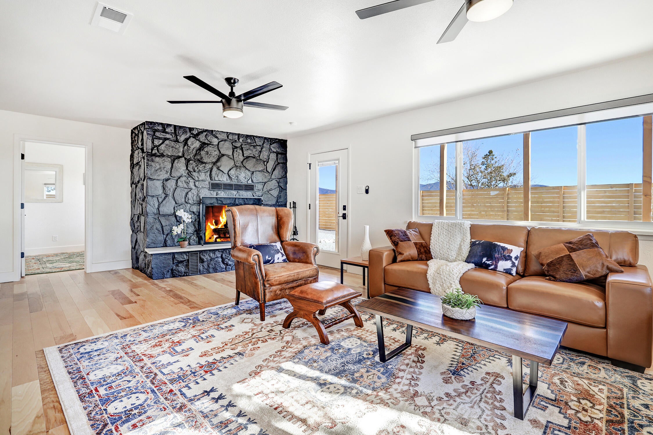 Santa Fe, New Mexico, 87507, United States, ,4 BathroomsBathrooms,Residential,Active,1780385