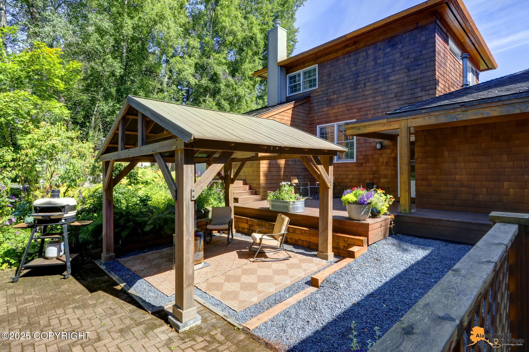 Anchorage, Alaska, 99501, United States, 4 Bedrooms Bedrooms, ,5 BathroomsBathrooms,Residential,Active,1920233
