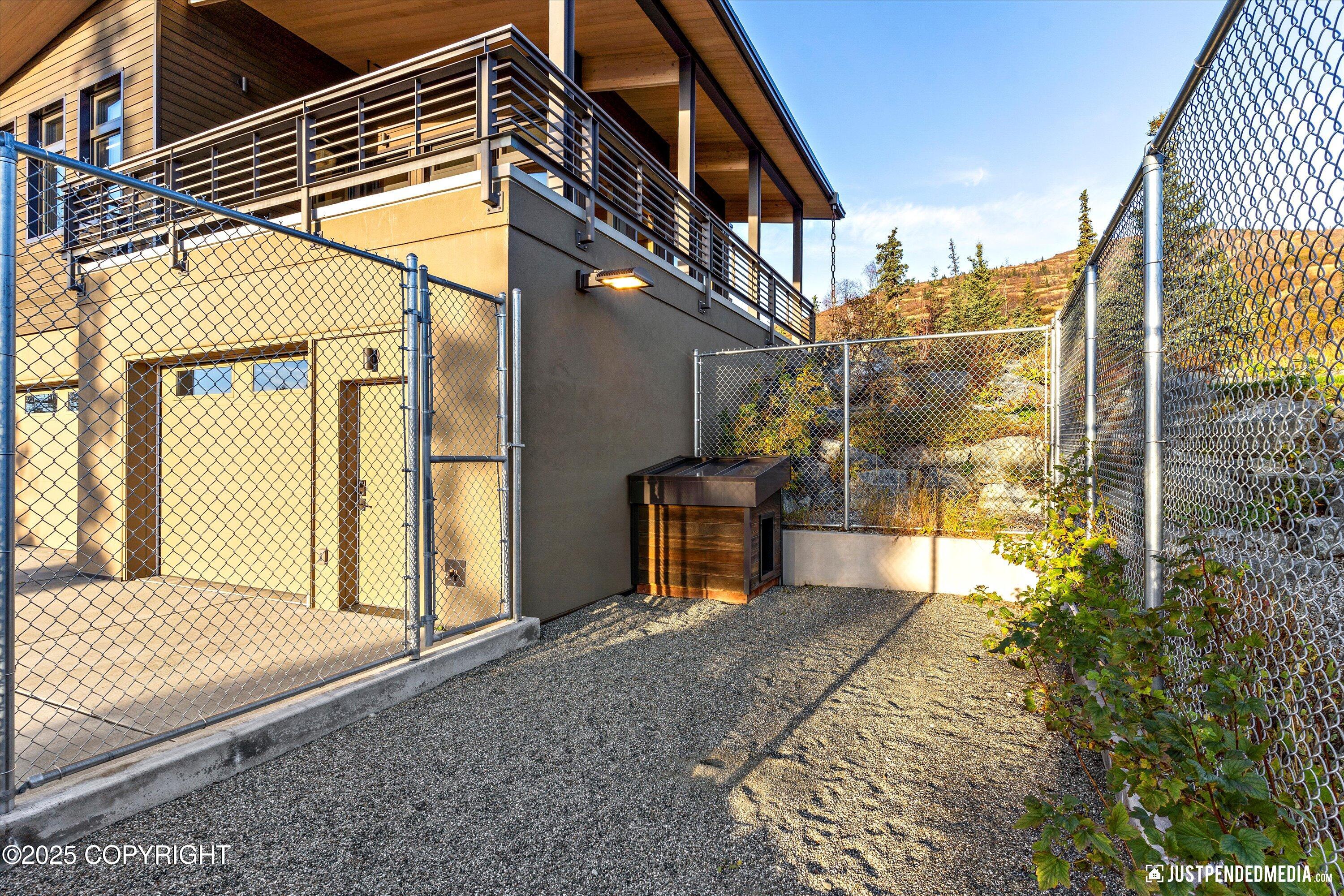 Anchorage, Alaska, 99507, United States, 3 Bedrooms Bedrooms, ,3 BathroomsBathrooms,Residential,Active,1964460