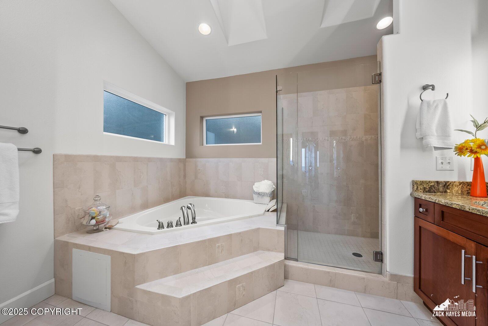 Anchorage, Alaska, 99507, United States, 4 Bedrooms Bedrooms, ,4 BathroomsBathrooms,Residential,Active,1965789