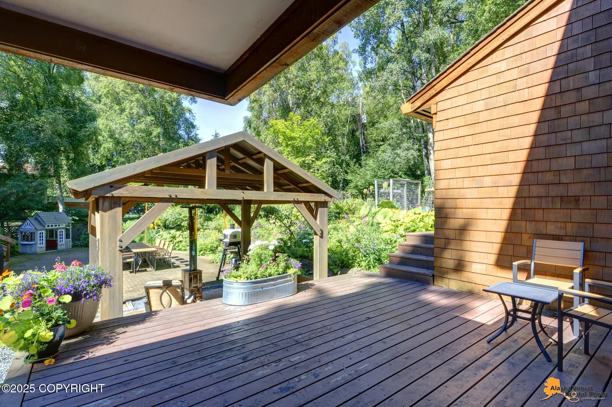 Anchorage, Alaska, 99501, United States, 4 Bedrooms Bedrooms, ,5 BathroomsBathrooms,Residential,Active,1920233