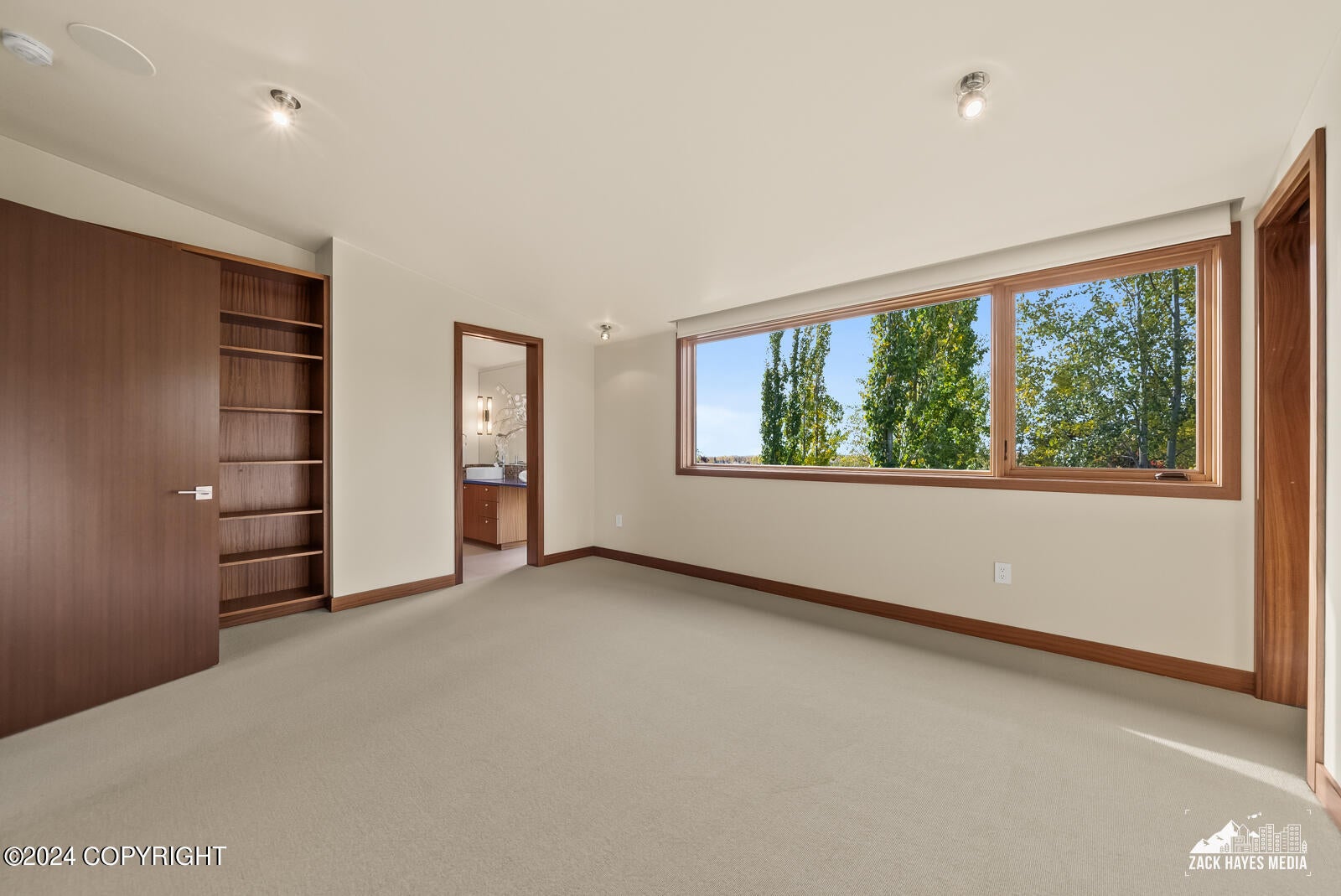 Anchorage, Alaska, 99516, United States, 4 Bedrooms Bedrooms, ,7 BathroomsBathrooms,Residential,Active,1849221