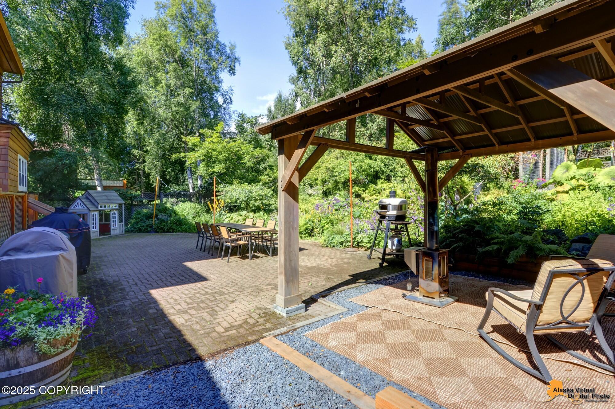 Anchorage, Alaska, 99501, United States, 4 Bedrooms Bedrooms, ,5 BathroomsBathrooms,Residential,Active,1920233