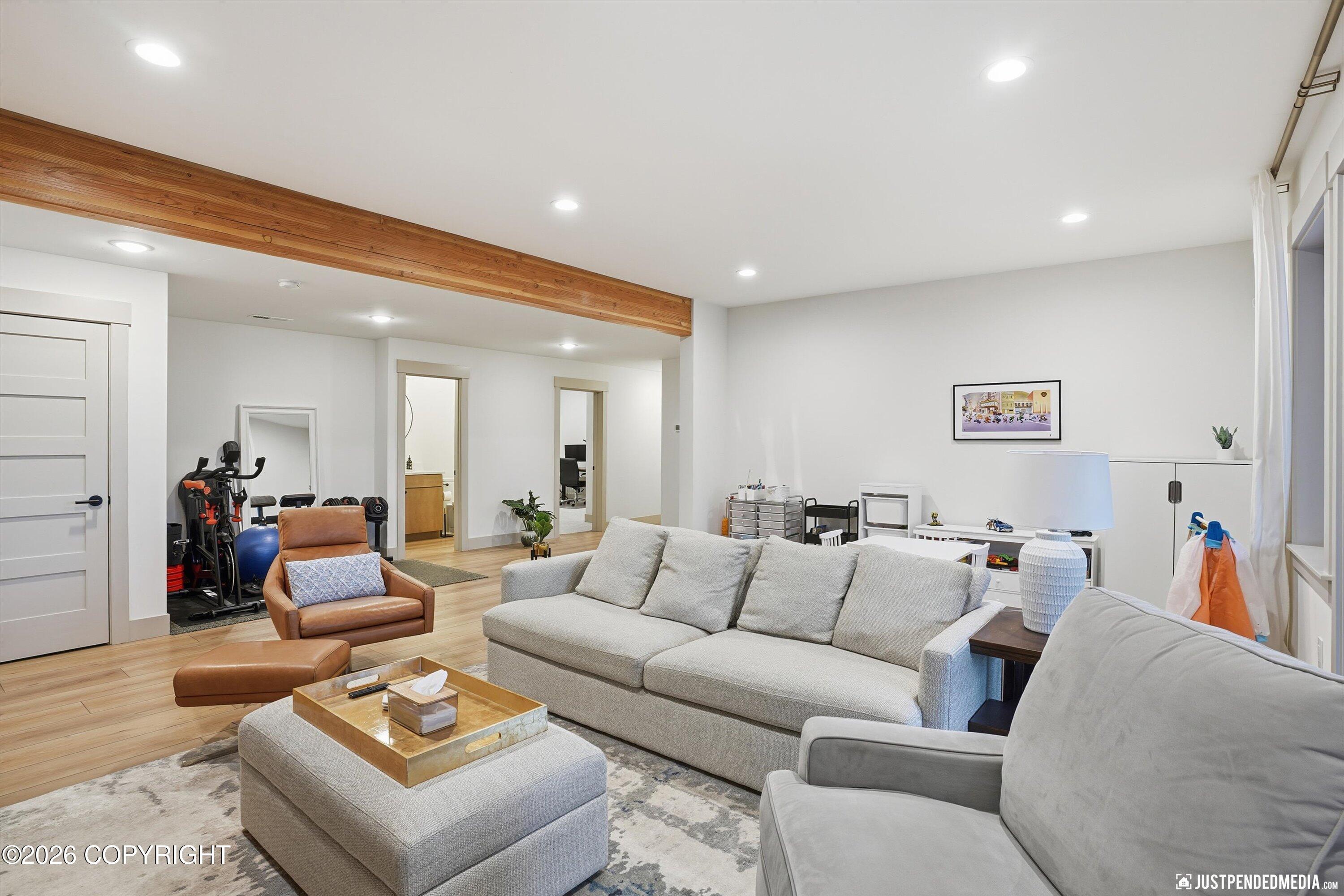 Anchorage, Alaska, 99516, United States, 4 Bedrooms Bedrooms, ,6 BathroomsBathrooms,Residential,Active,2011878