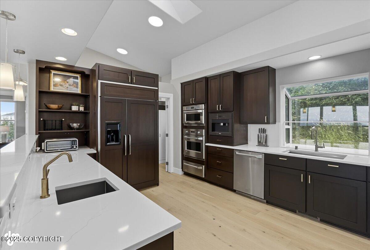 Anchorage, Alaska, 99516, United States, 4 Bedrooms Bedrooms, ,4 BathroomsBathrooms,Residential,Active,1941353