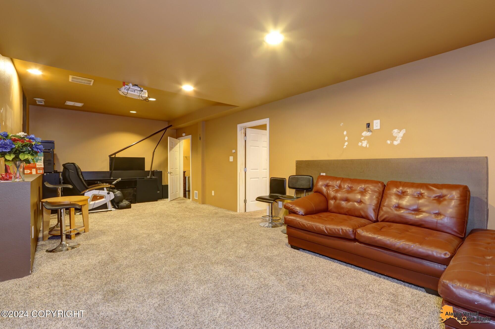 Anchorage, Alaska, 99502, United States, 4 Bedrooms Bedrooms, ,6 BathroomsBathrooms,Residential,Active,1849193