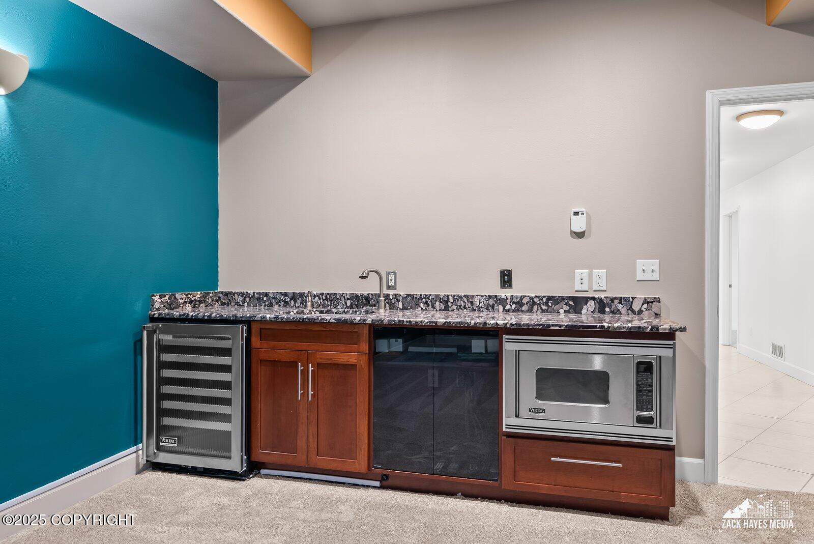 Anchorage, Alaska, 99507, United States, 4 Bedrooms Bedrooms, ,4 BathroomsBathrooms,Residential,Active,1965789