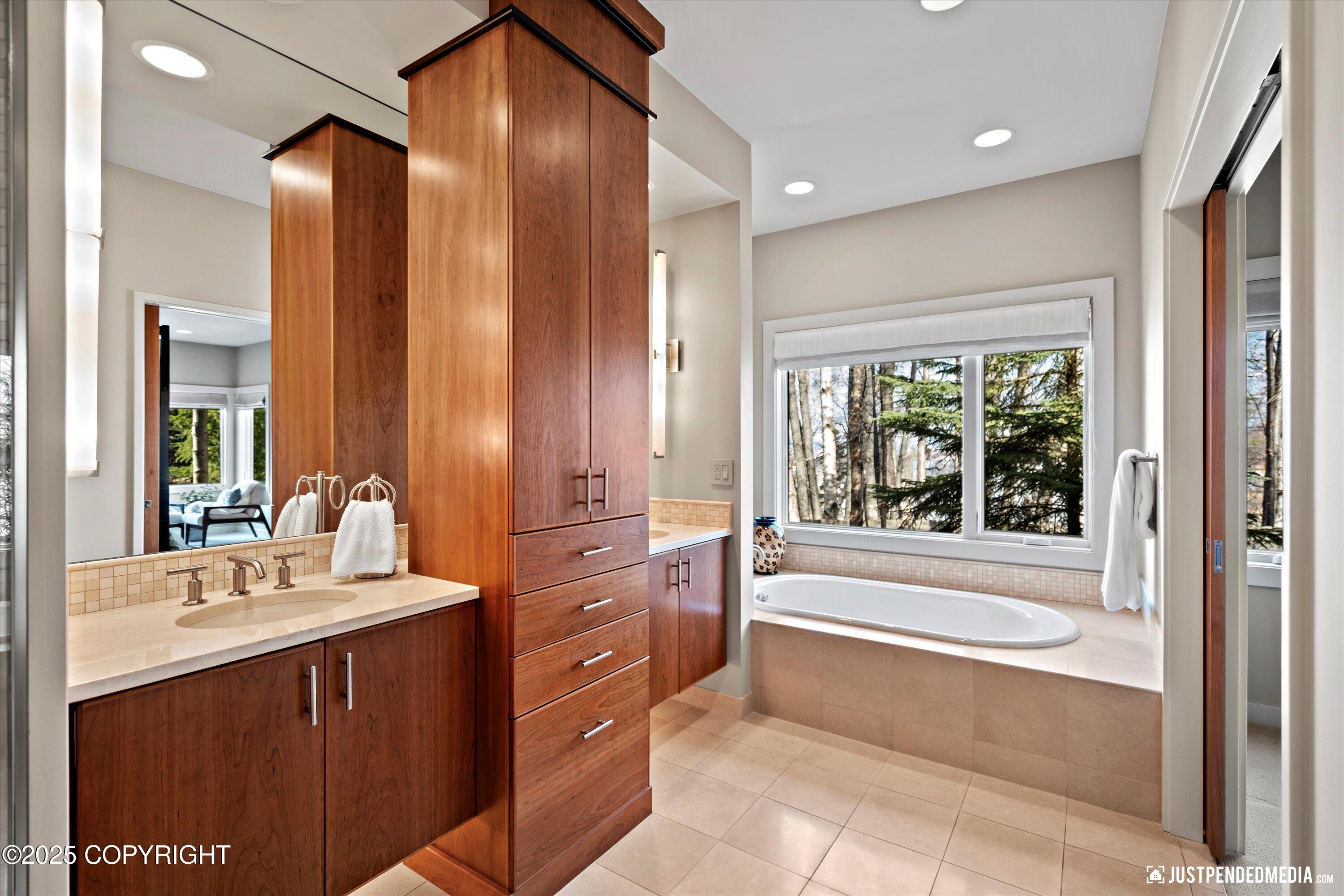 Anchorage, Alaska, 99517, United States, 3 Bedrooms Bedrooms, ,5 BathroomsBathrooms,Residential,Active,1849181