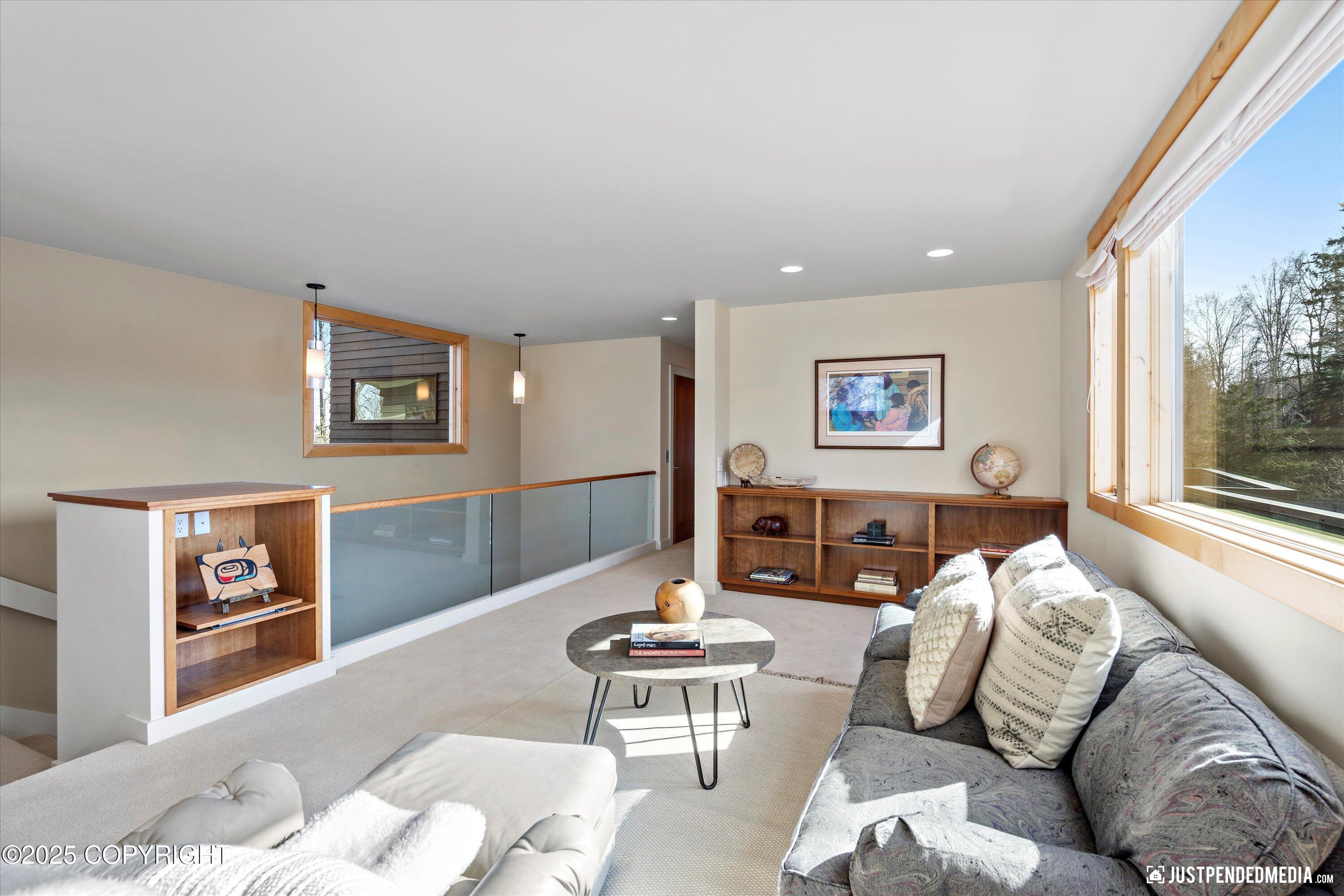 Anchorage, Alaska, 99517, United States, 3 Bedrooms Bedrooms, ,5 BathroomsBathrooms,Residential,Active,1849181