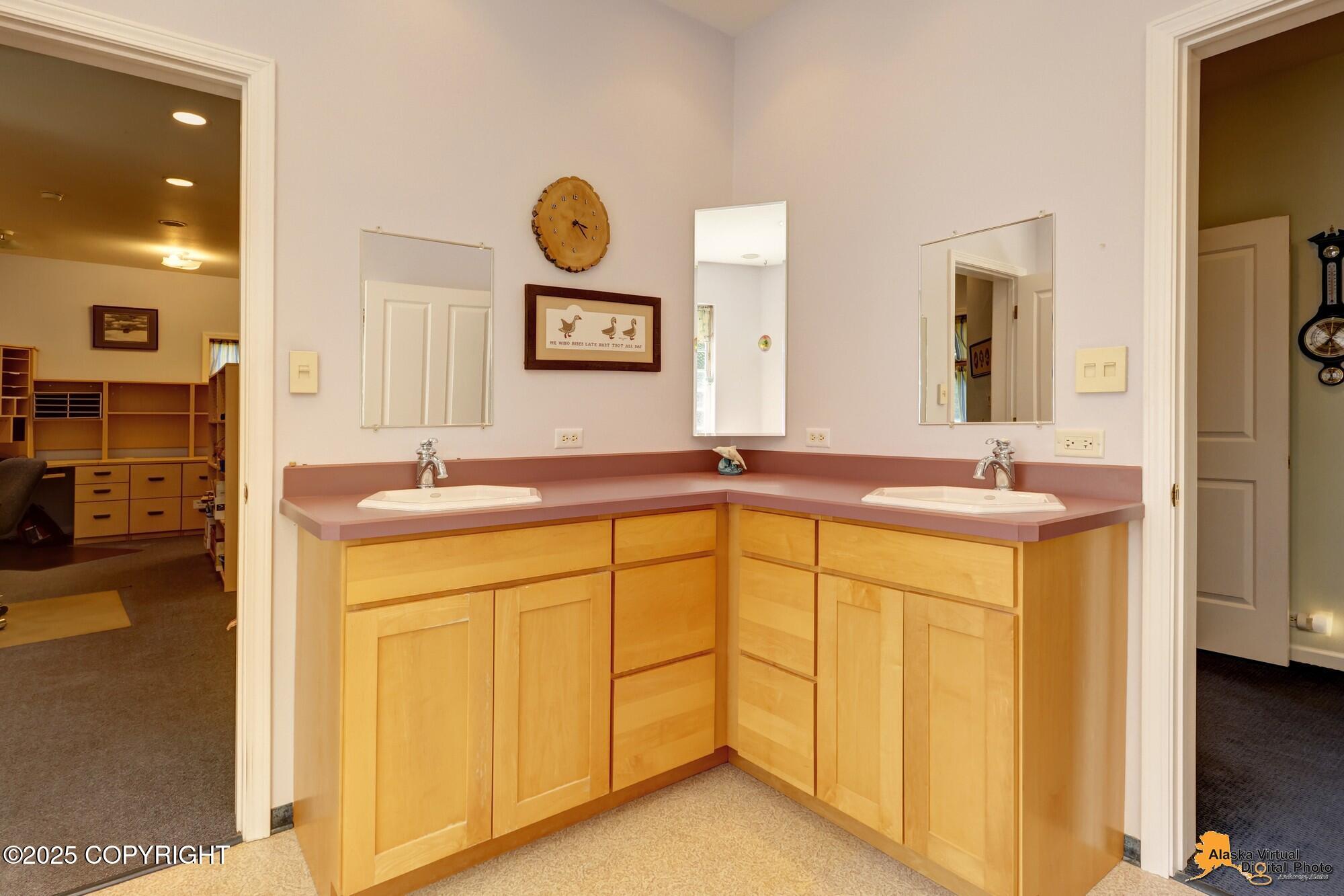 Anchorage, Alaska, 99516, United States, 4 Bedrooms Bedrooms, ,5 BathroomsBathrooms,Residential,Active,1914594