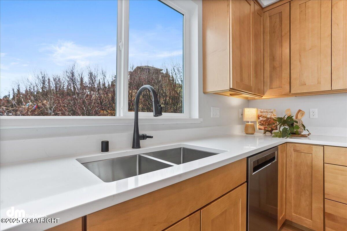 Anchorage, Alaska, 99516, United States, 5 Bedrooms Bedrooms, ,4 BathroomsBathrooms,Residential,Active,1922284
