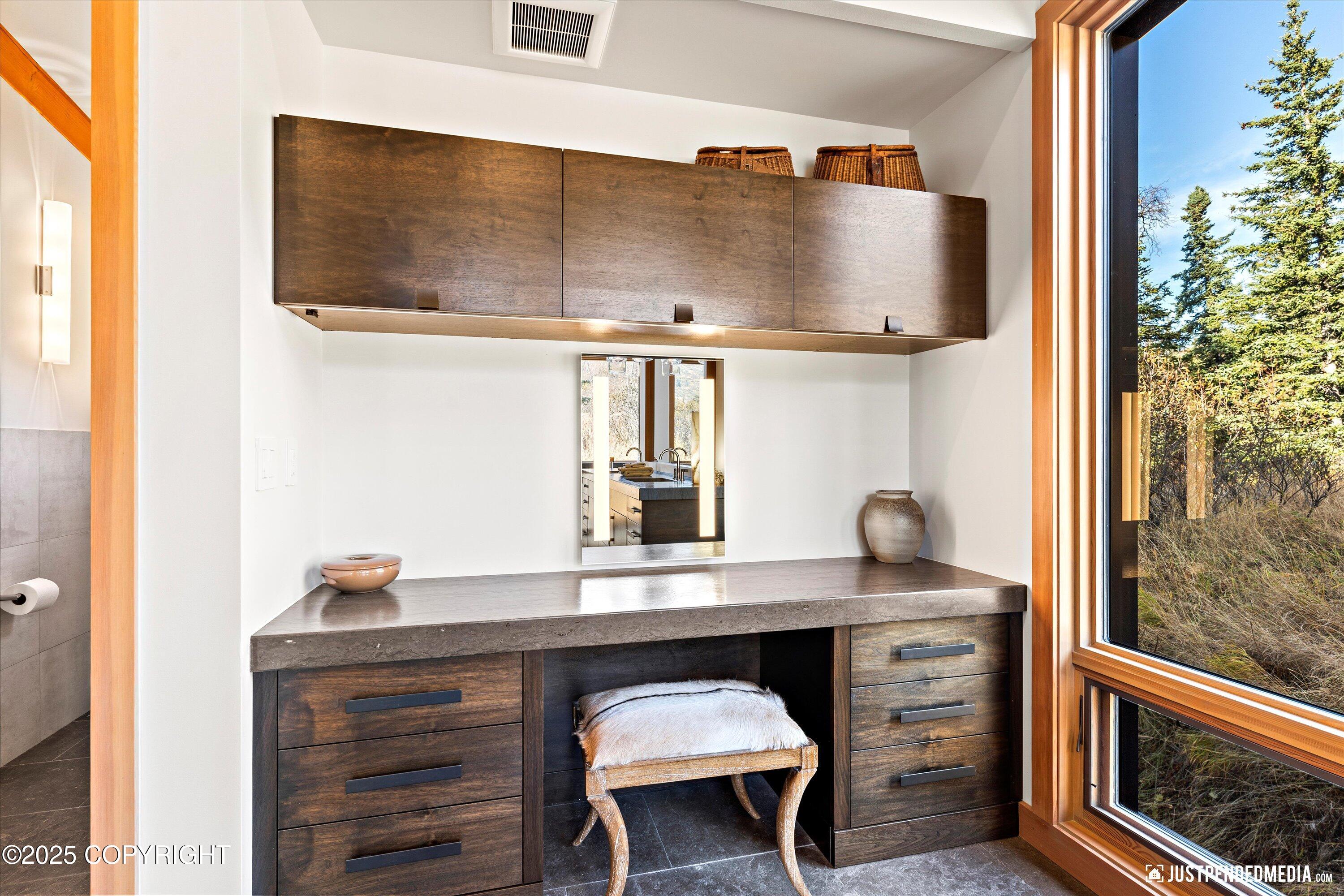 Anchorage, Alaska, 99507, United States, 3 Bedrooms Bedrooms, ,3 BathroomsBathrooms,Residential,Active,1964460