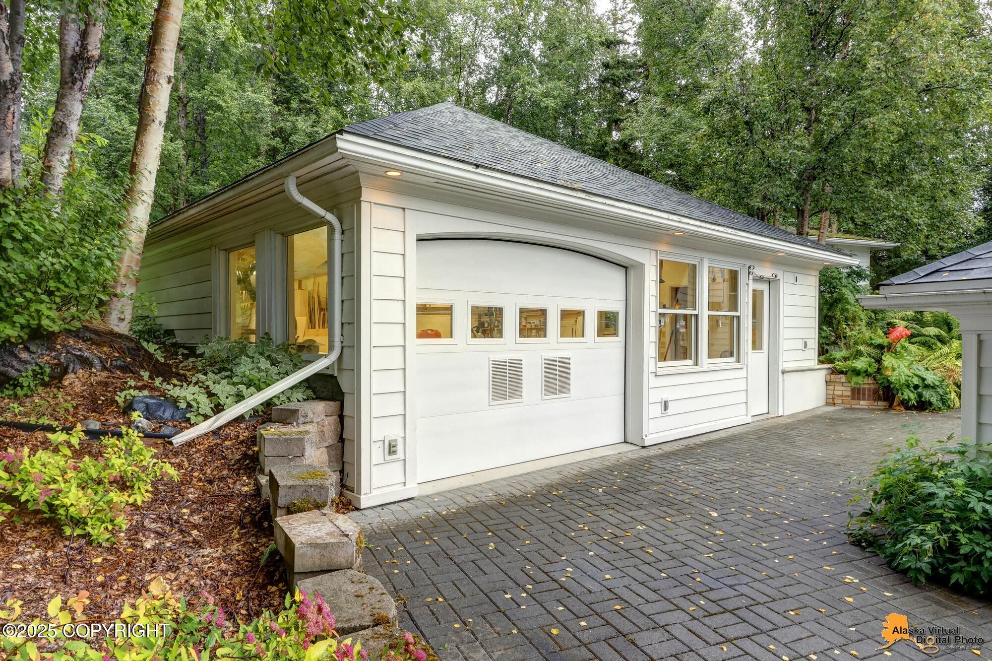 Anchorage, Alaska, 99516, United States, 3 Bedrooms Bedrooms, ,3 BathroomsBathrooms,Residential,Active,1915047