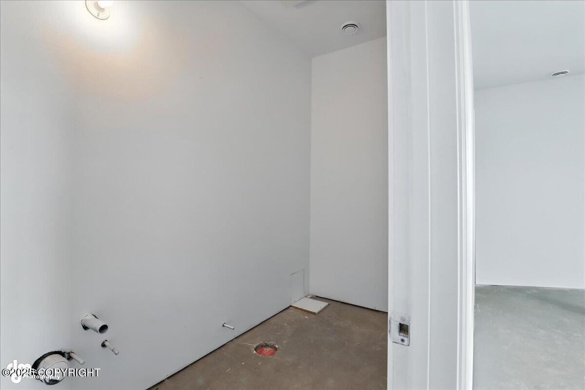 Anchorage, Alaska, 99516, United States, 6 Bedrooms Bedrooms, ,5 BathroomsBathrooms,Residential,Active,1914593