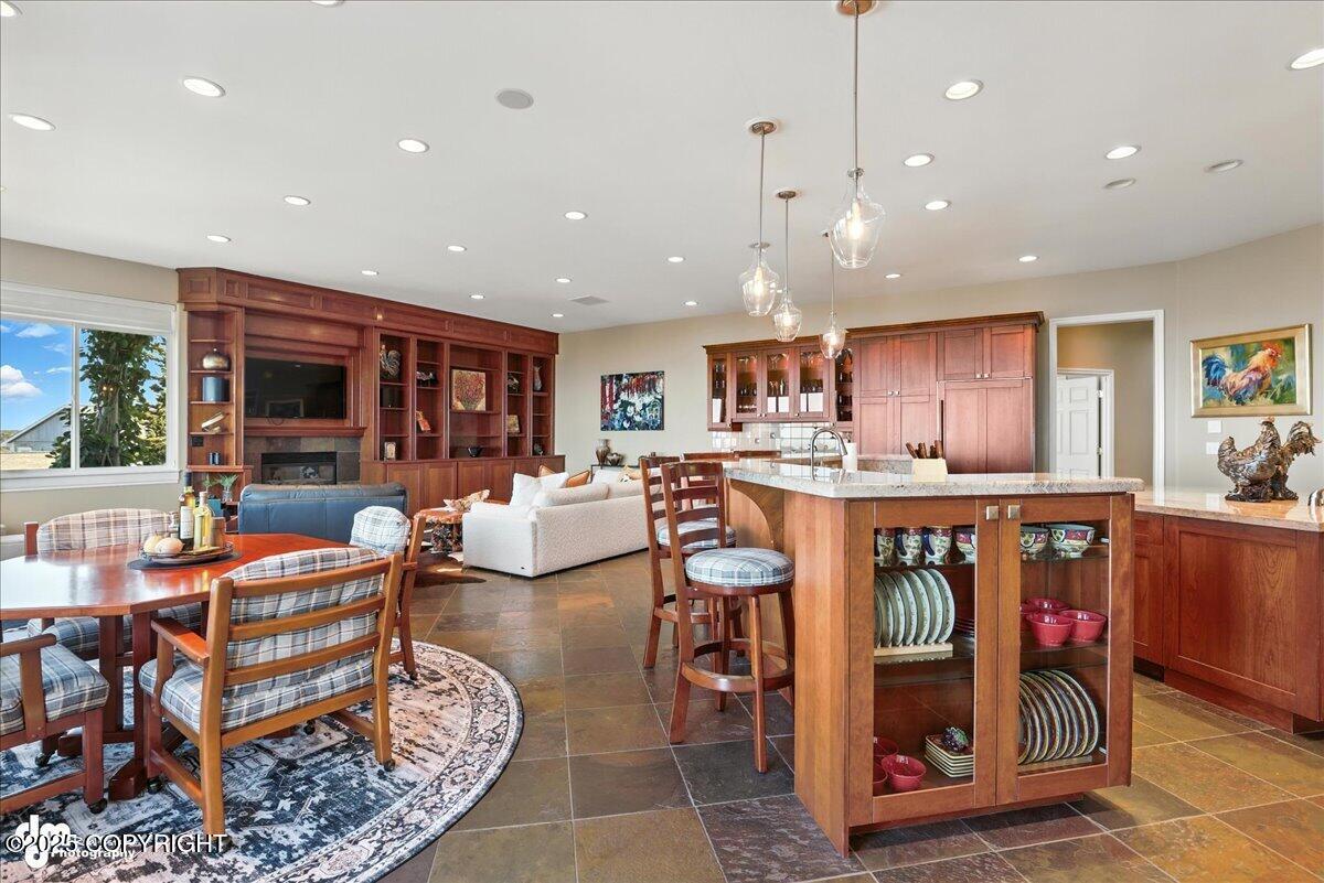 Anchorage, Alaska, 99516, United States, 6 Bedrooms Bedrooms, ,5 BathroomsBathrooms,Residential,Active,1914593