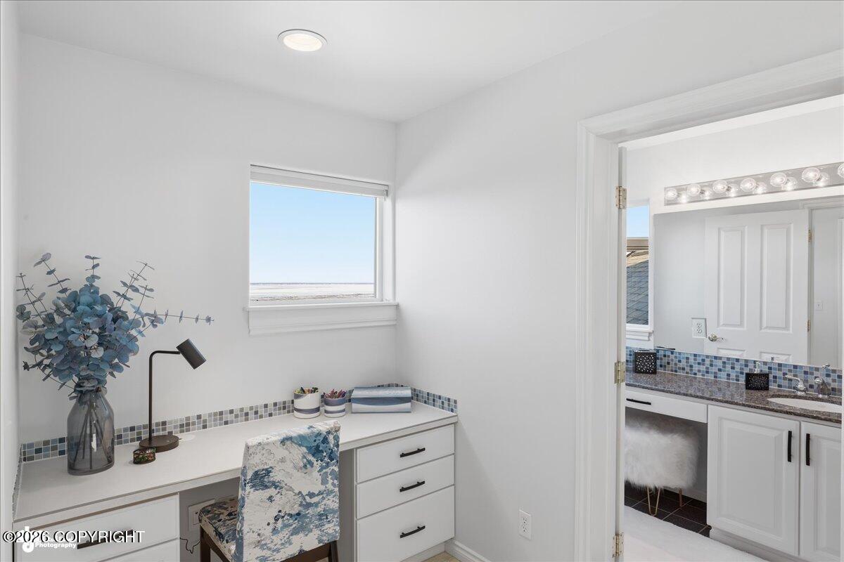 Anchorage, Alaska, 99516, United States, 6 Bedrooms Bedrooms, ,5 BathroomsBathrooms,Residential,Active,1914593