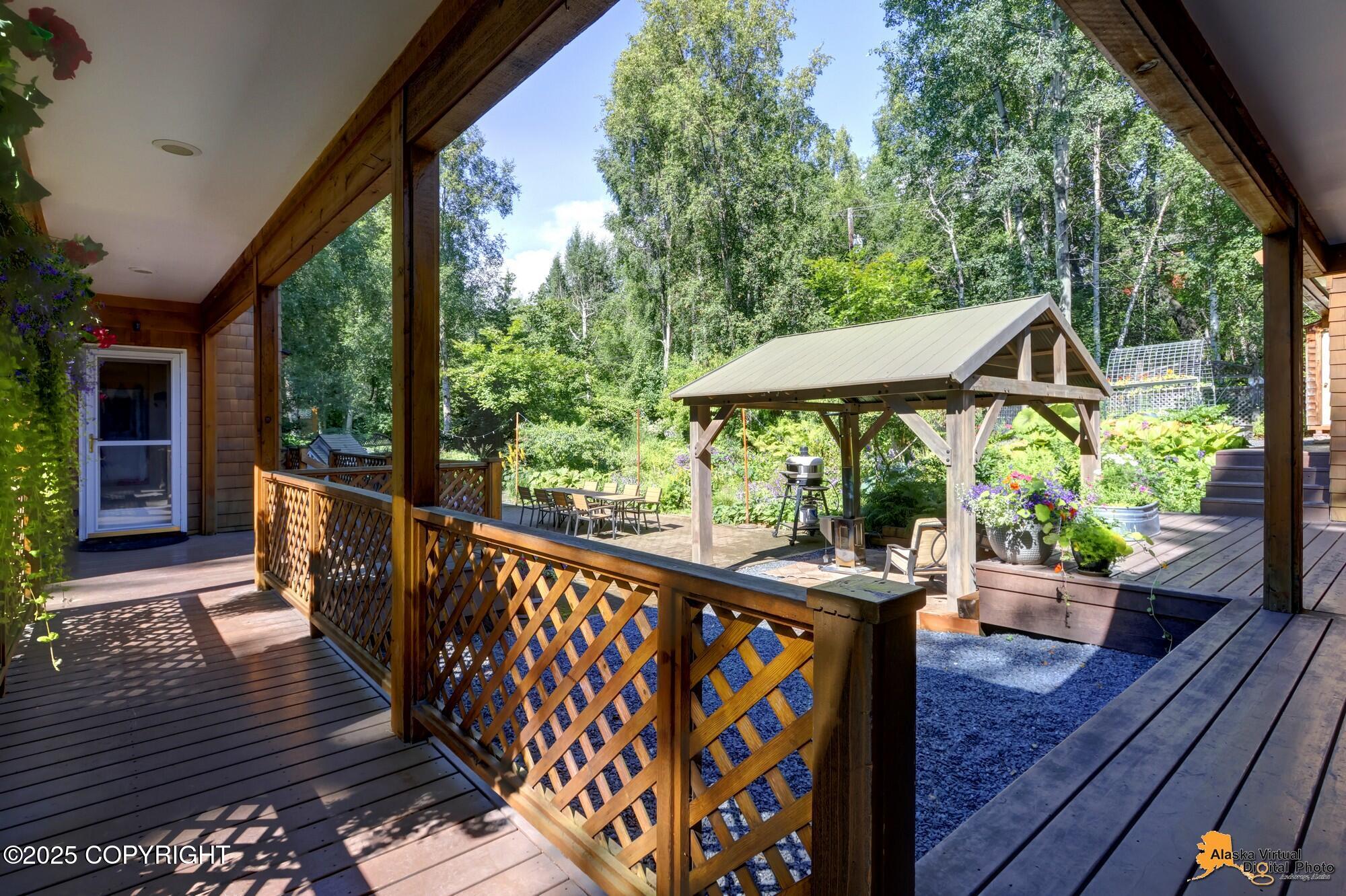 Anchorage, Alaska, 99501, United States, 4 Bedrooms Bedrooms, ,5 BathroomsBathrooms,Residential,Active,1920233