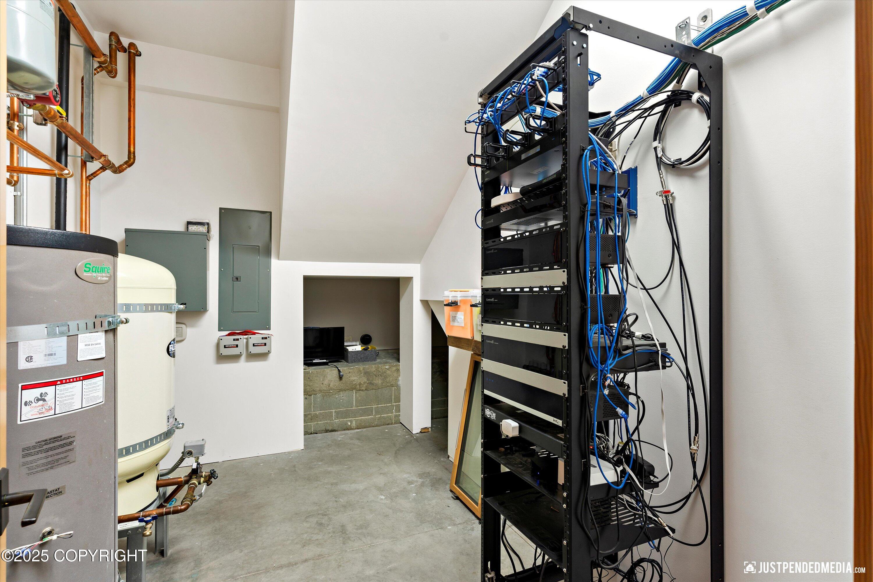 Anchorage, Alaska, 99507, United States, 3 Bedrooms Bedrooms, ,3 BathroomsBathrooms,Residential,Active,1964460